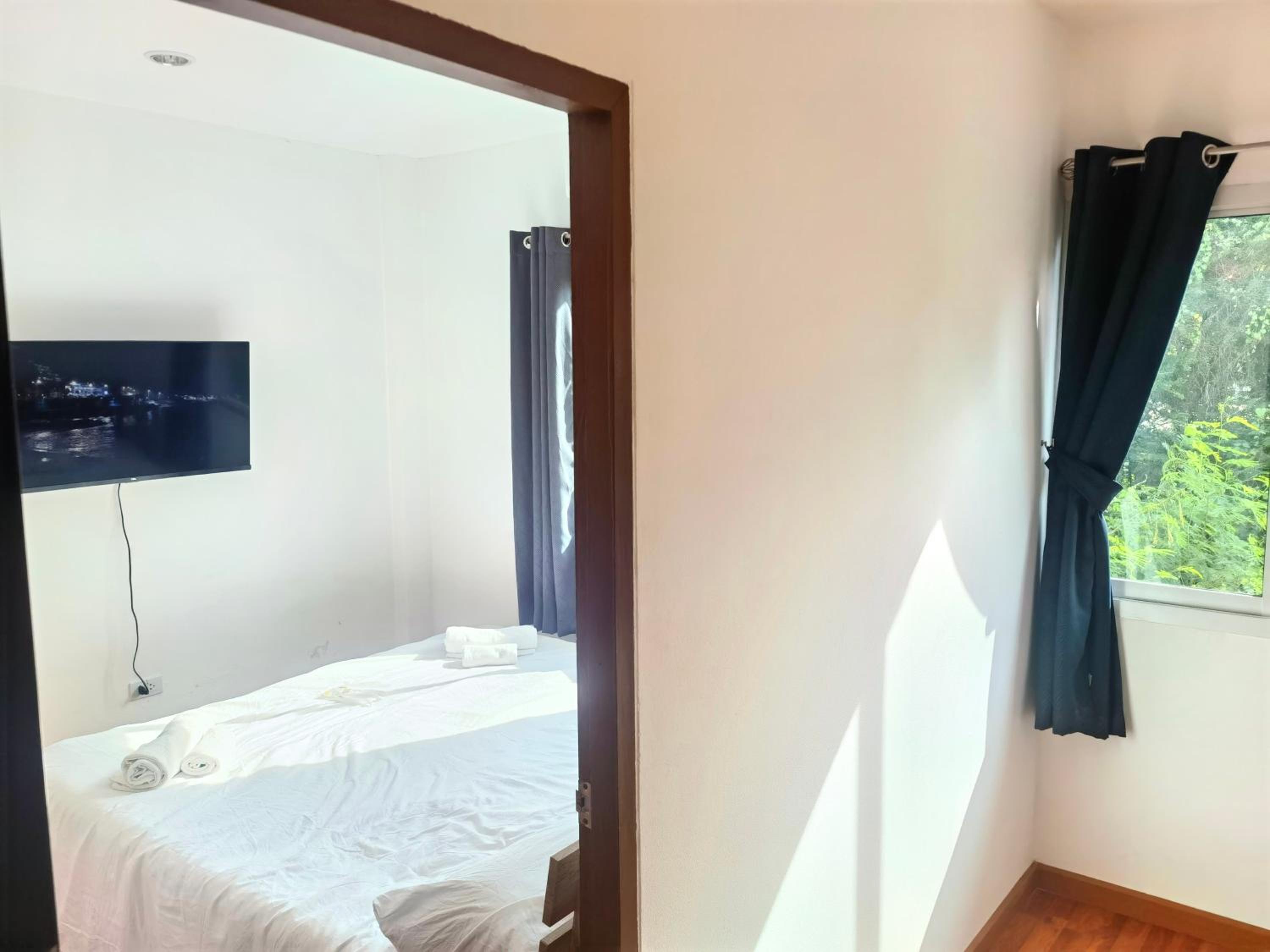 Double Room With Private Bathroom photo 2