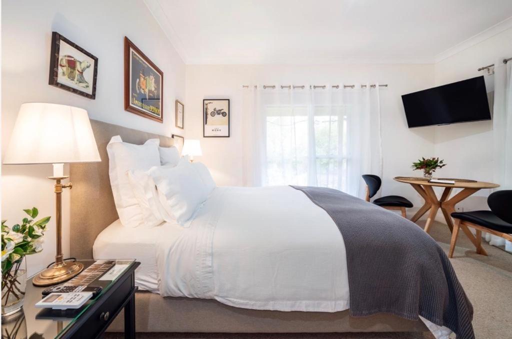 Queen Room photo 1