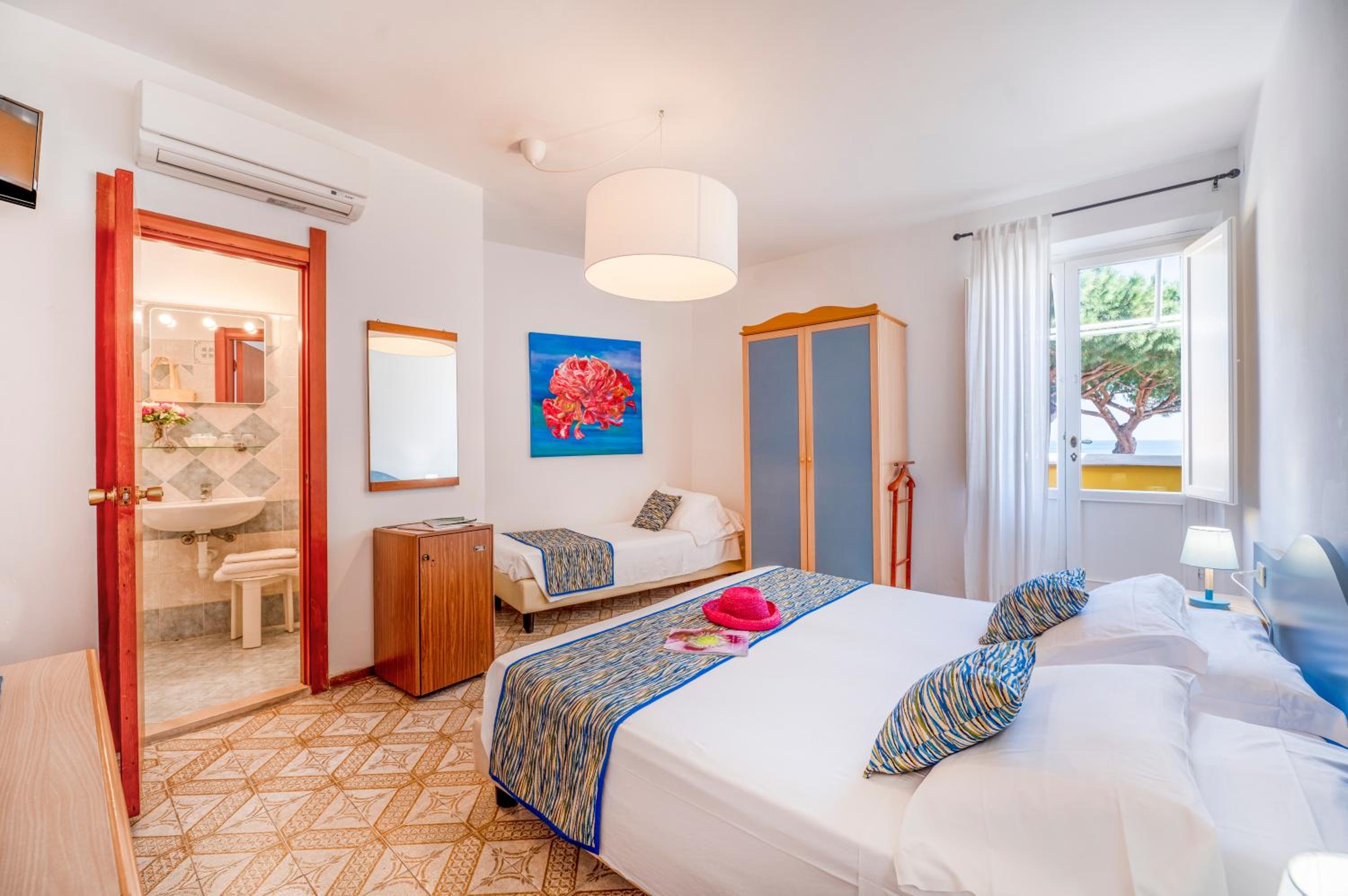 Comfort Double Room with Balcony - Photo 6