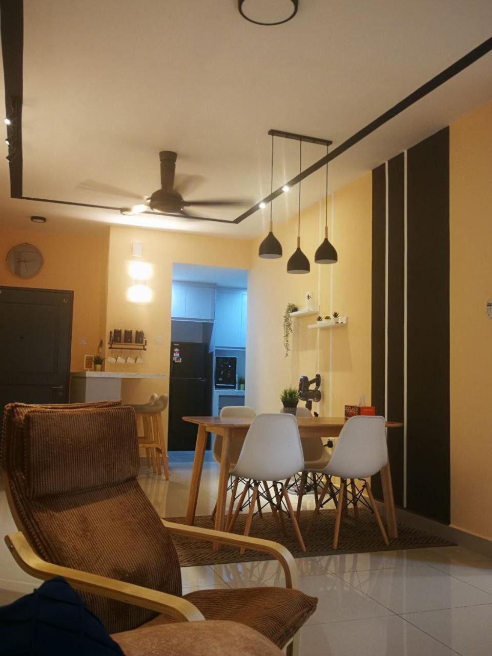 Three-Bedroom Apartment photo 2