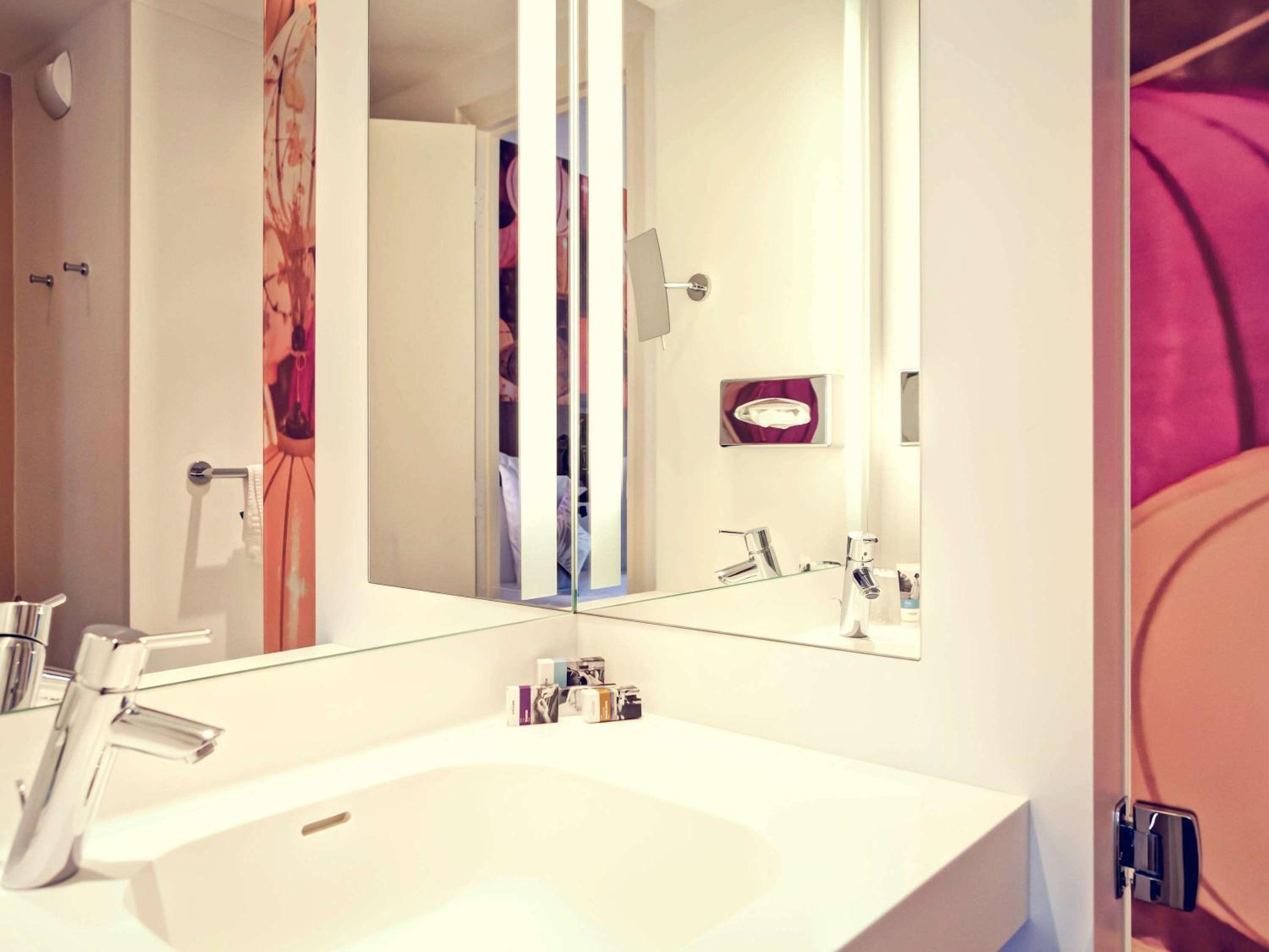 Classic Twin Room - Photo 9