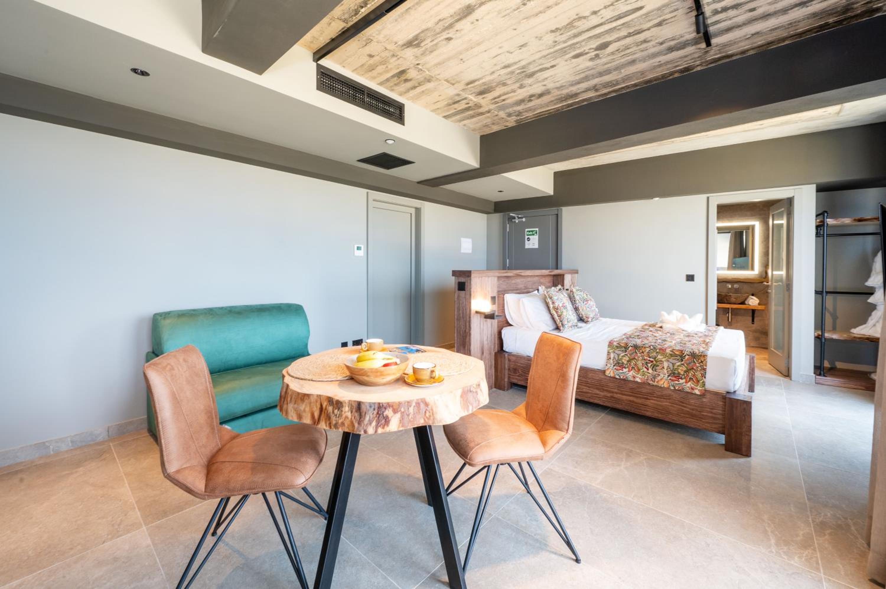 Studio Apartment with Sea View photo 1