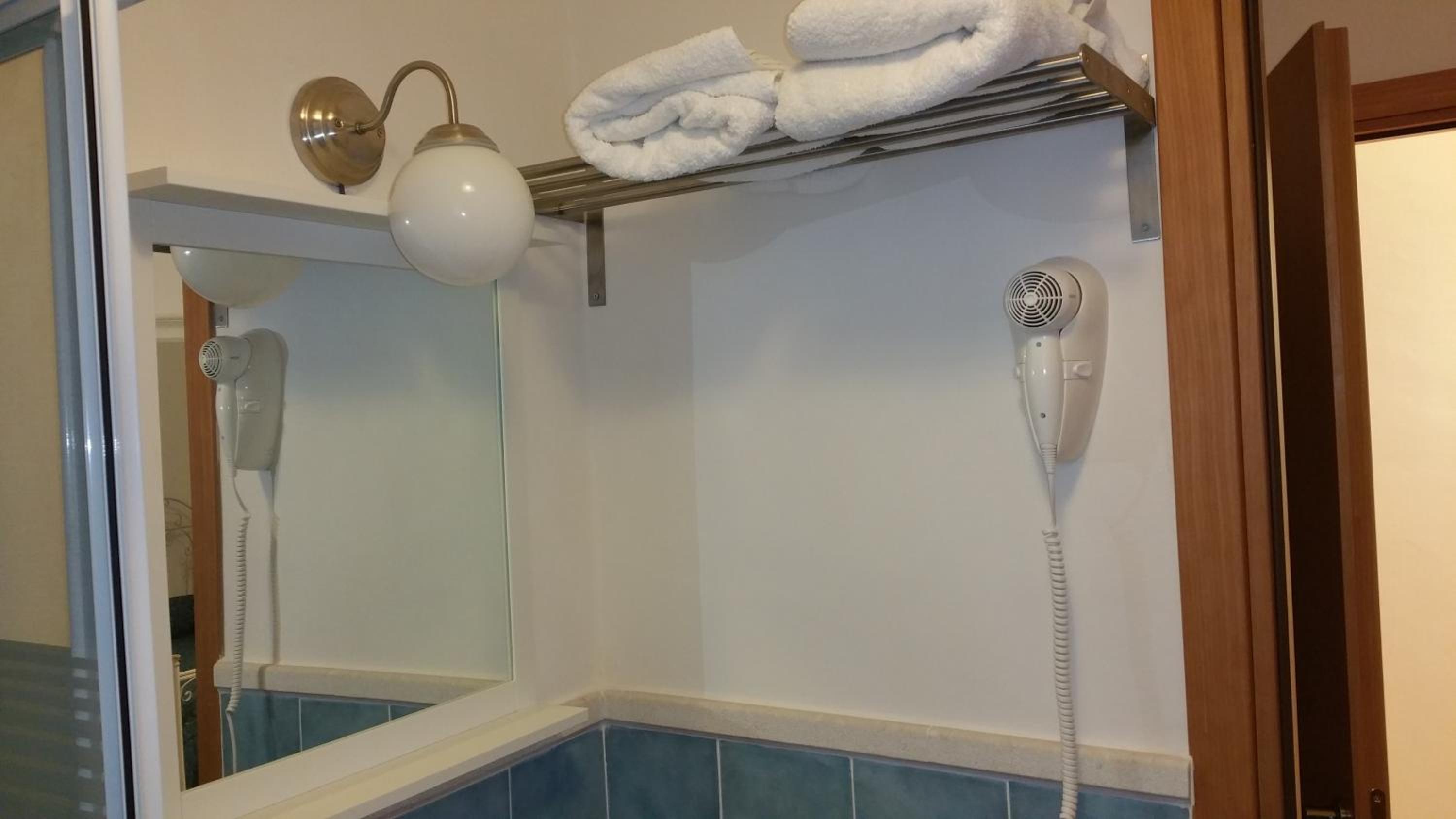 Deluxe Room - Photo 2