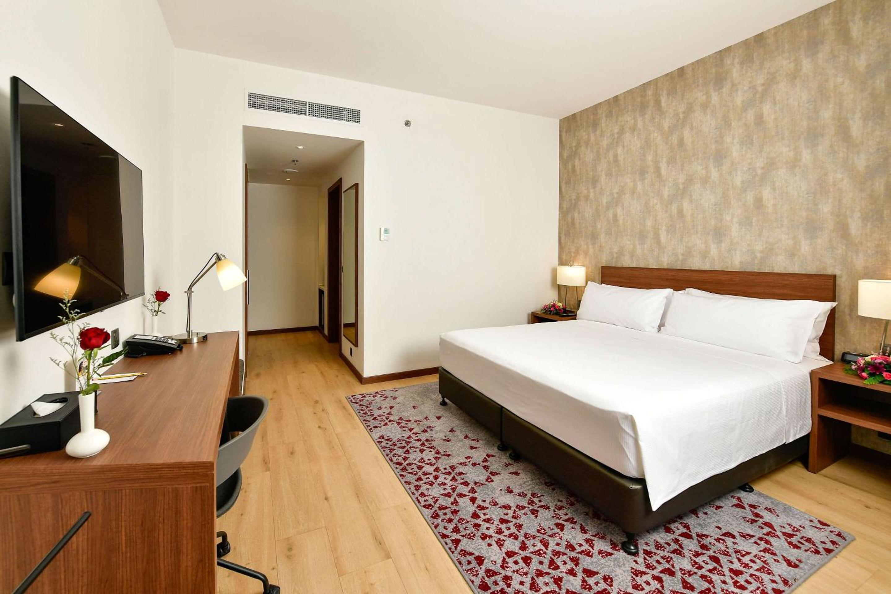 King Room - Non-Smoking