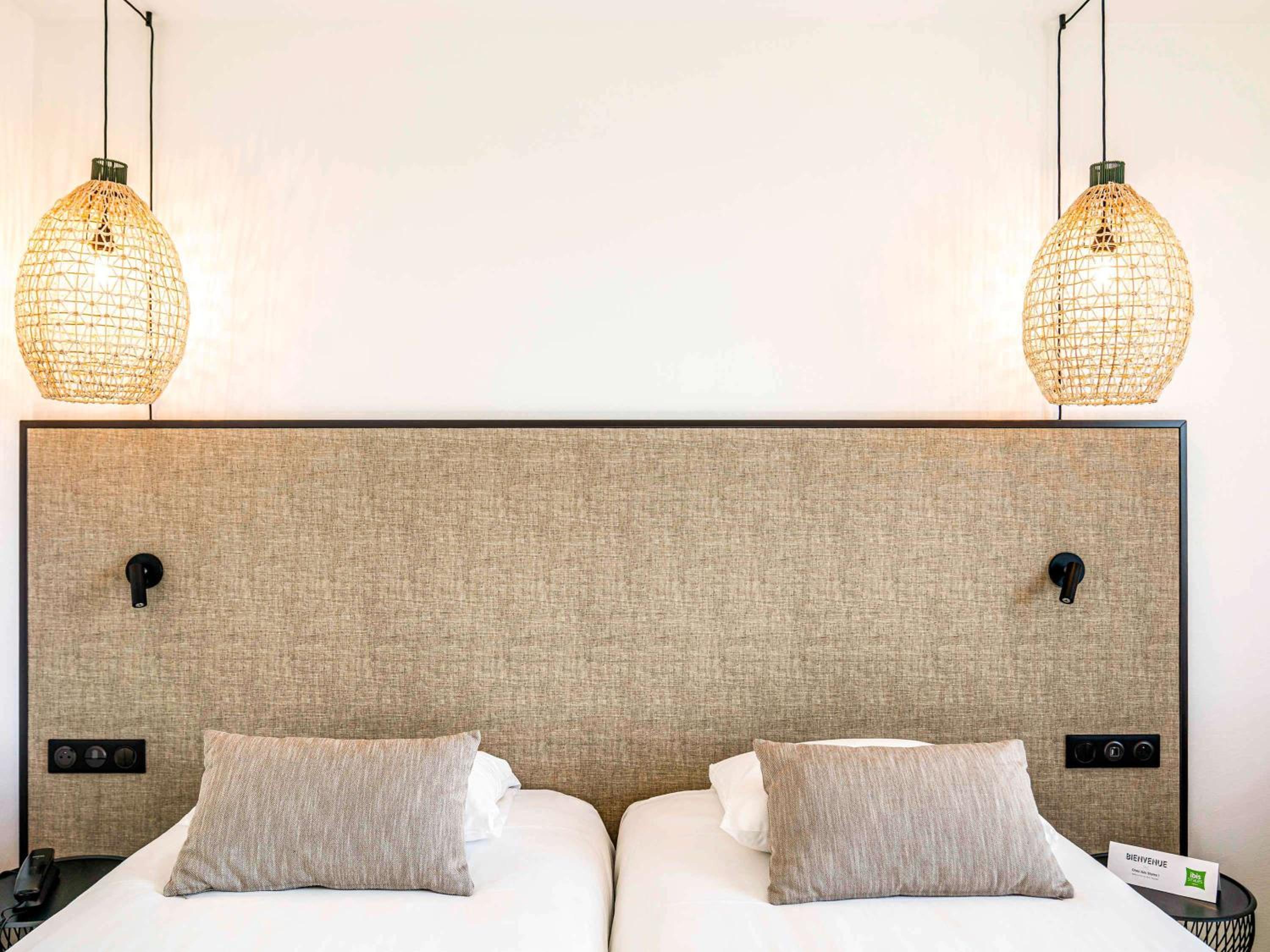 Standard Twin Room - Photo 9