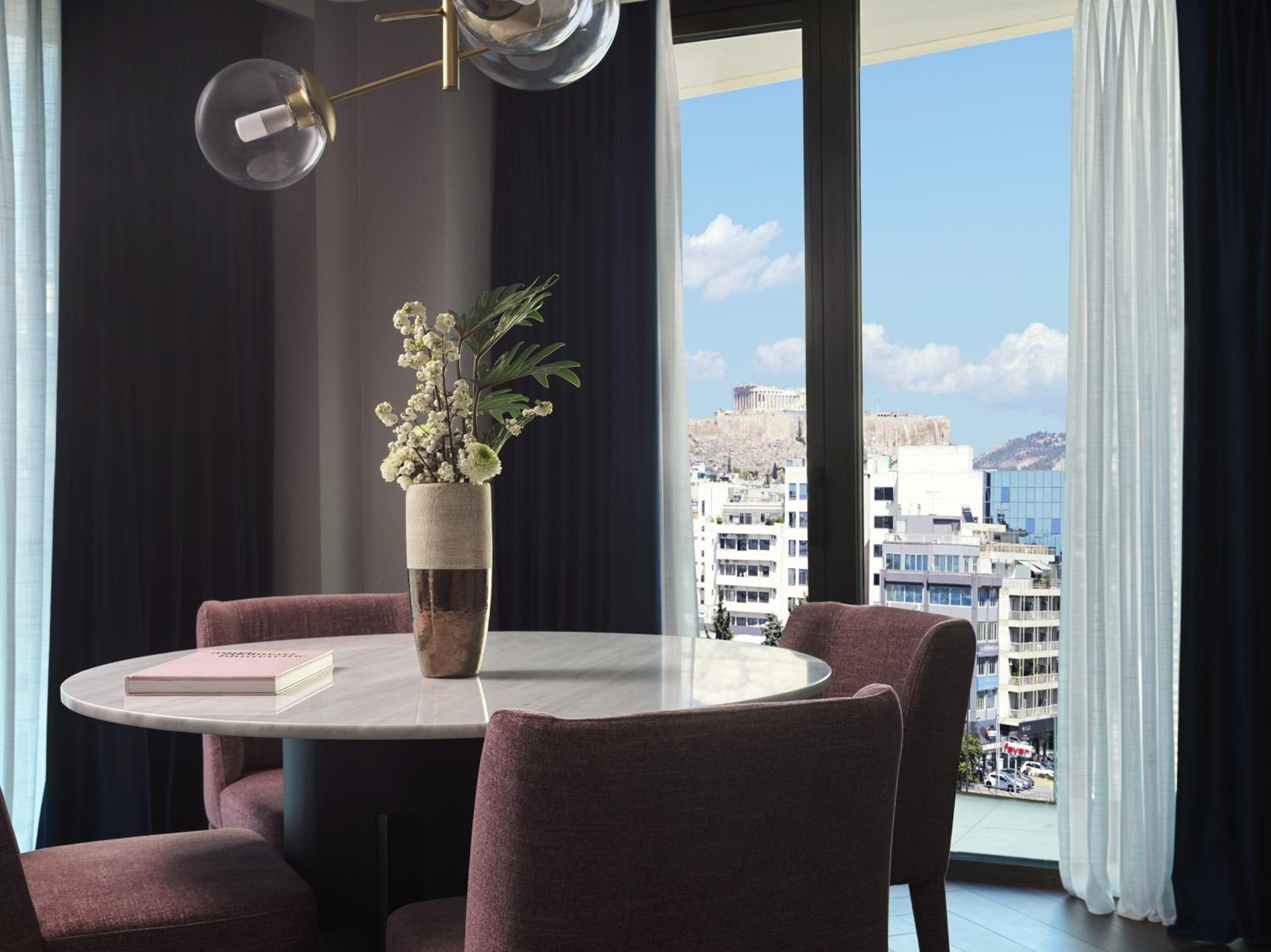 Corner King Suite