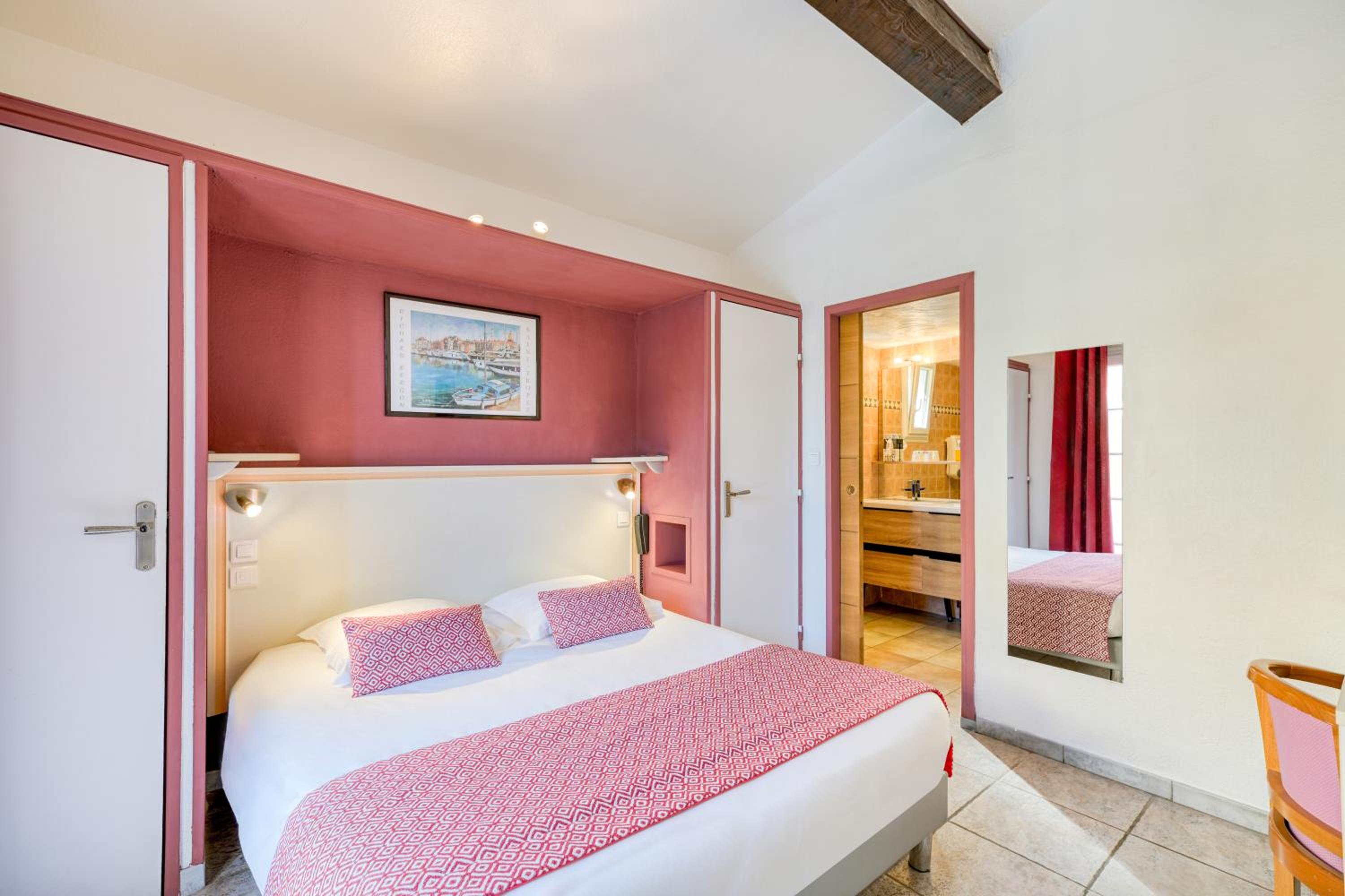 Standard Double Room - Terrace Garden view - Photo 4