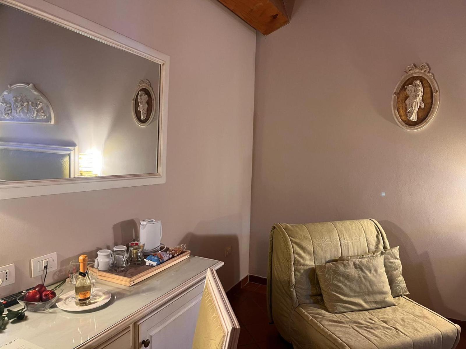 Double Room - Photo 26