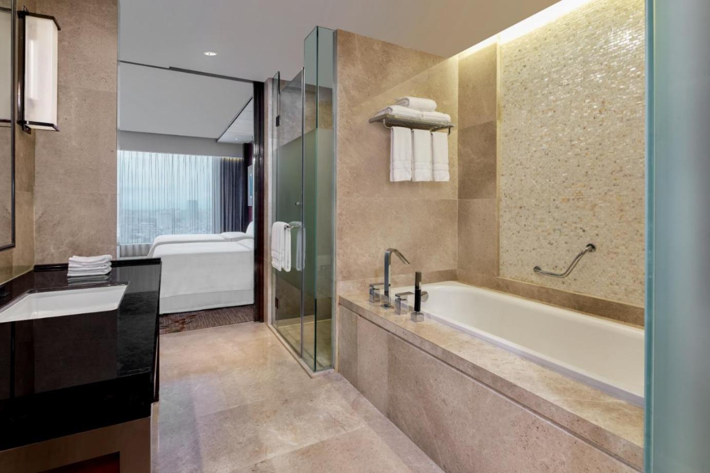 Westin Executive Premium Twin Room photo 3