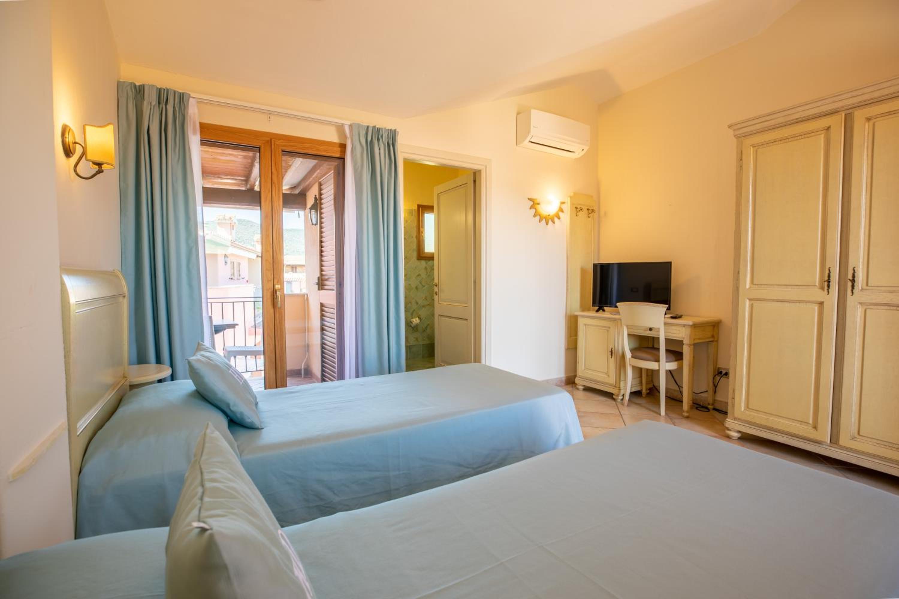 Twin Room - Photo 1