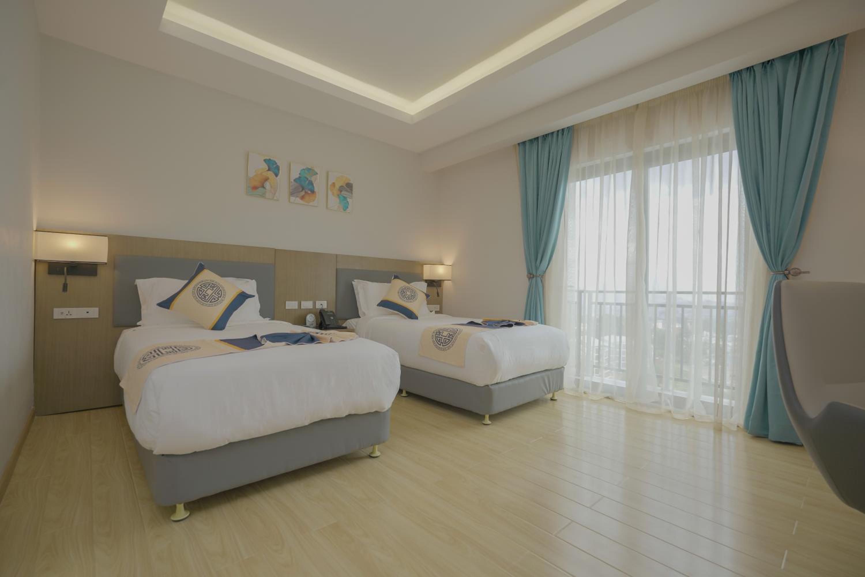 Standard Twin Room - Photo 1