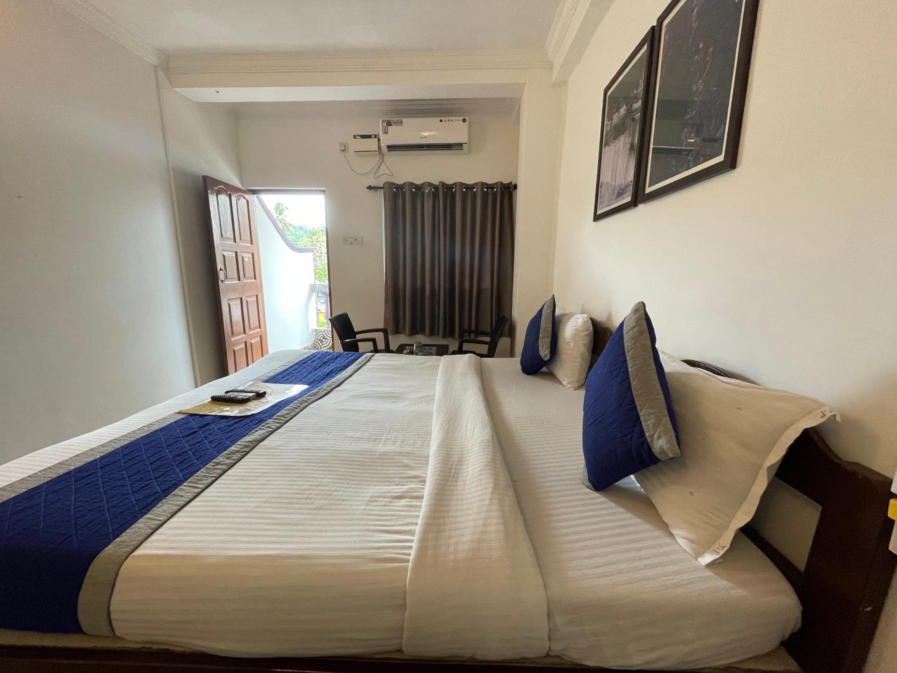 Deluxe Double Room photo 2