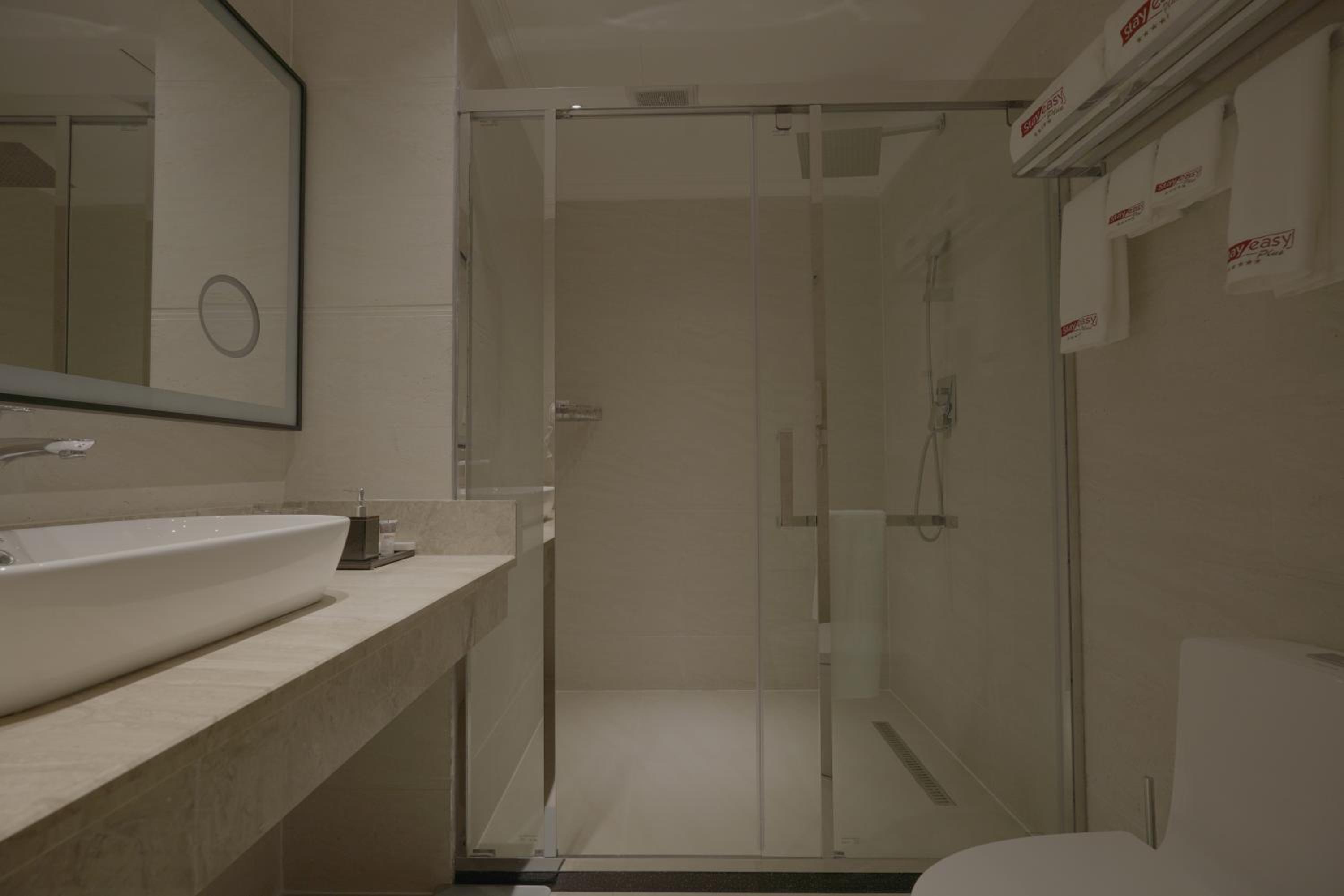 Standard Twin Room - Photo 2