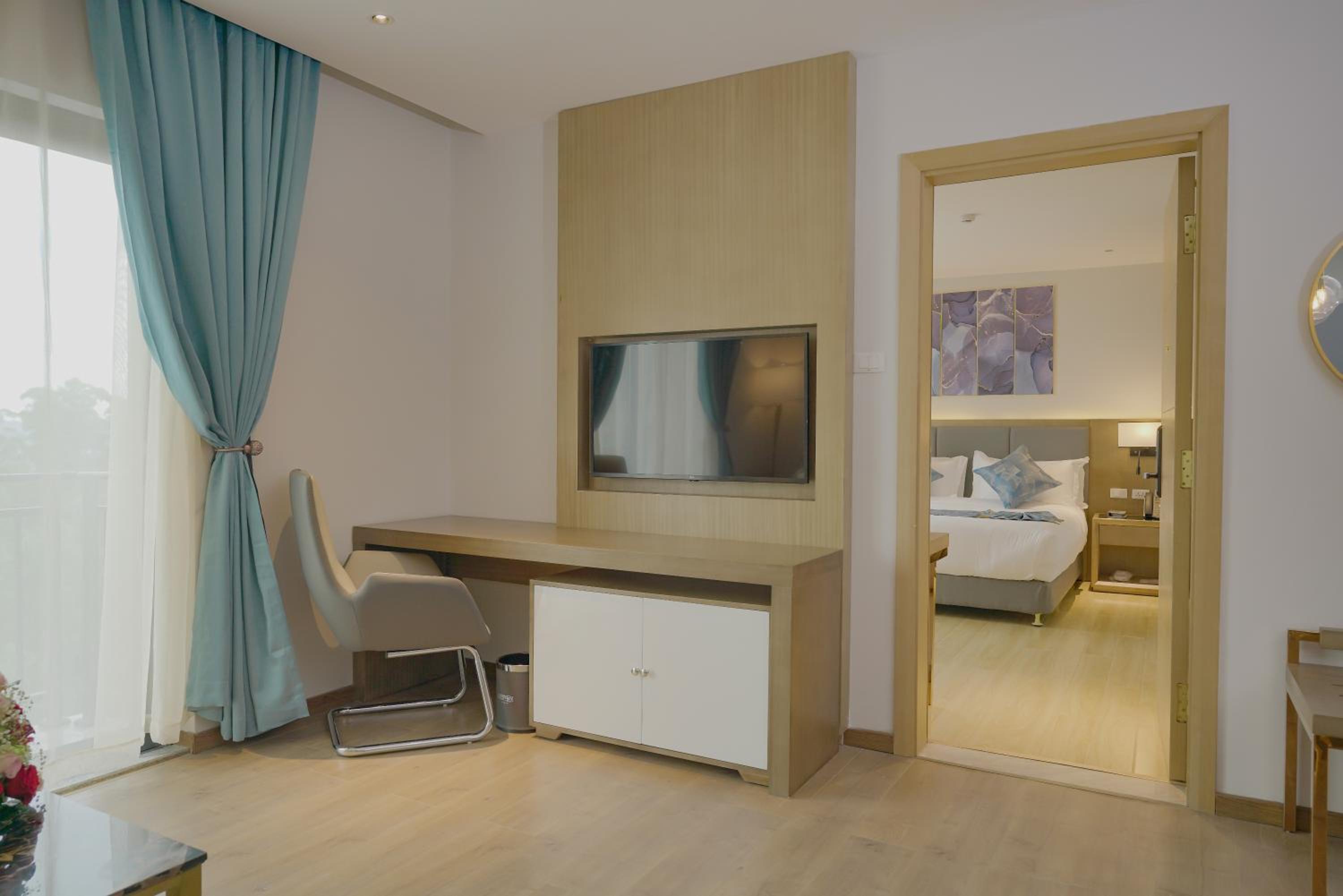 Suite - Photo 6