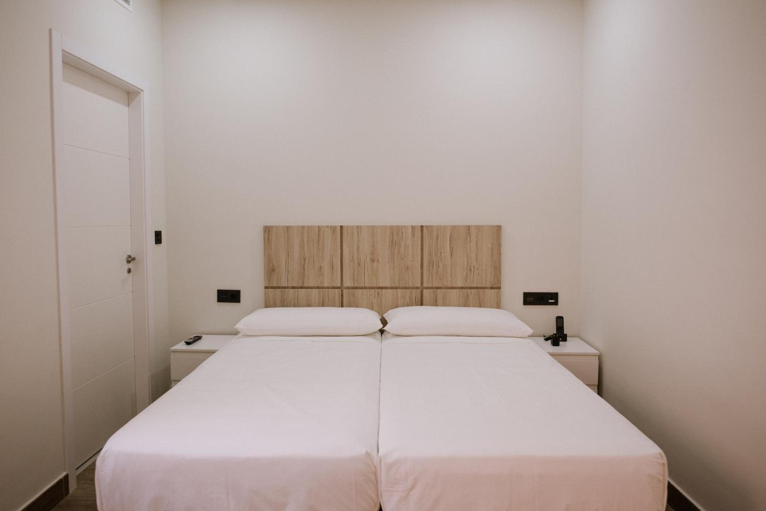 Standard Twin Room photo 2
