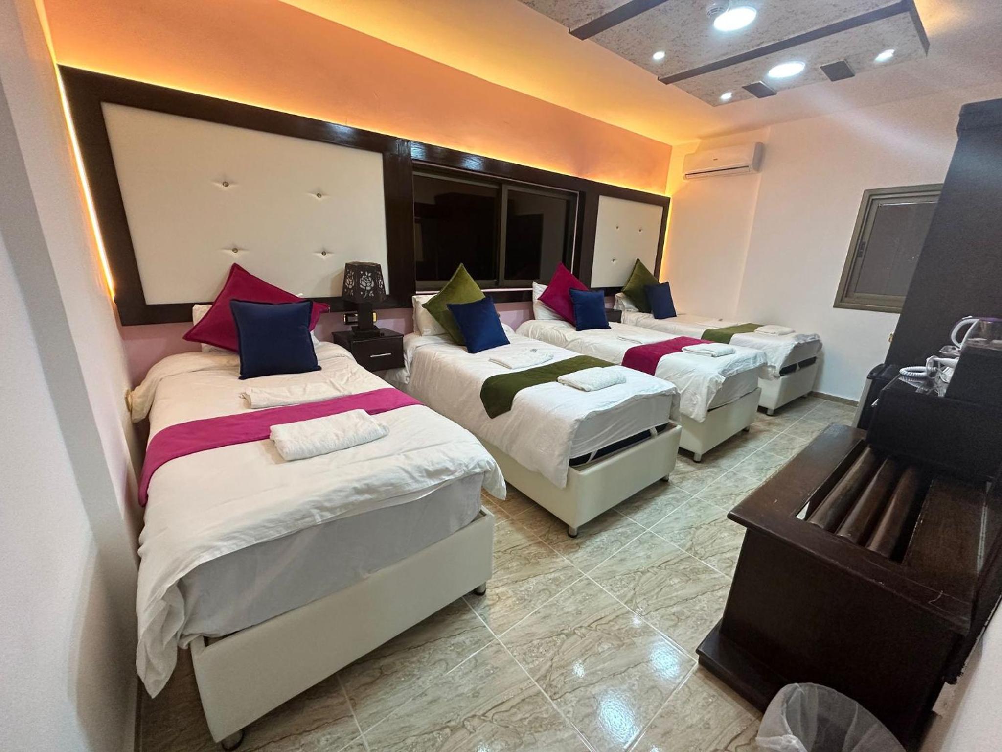 4-Bed Mixed Dormitory Room photo 3