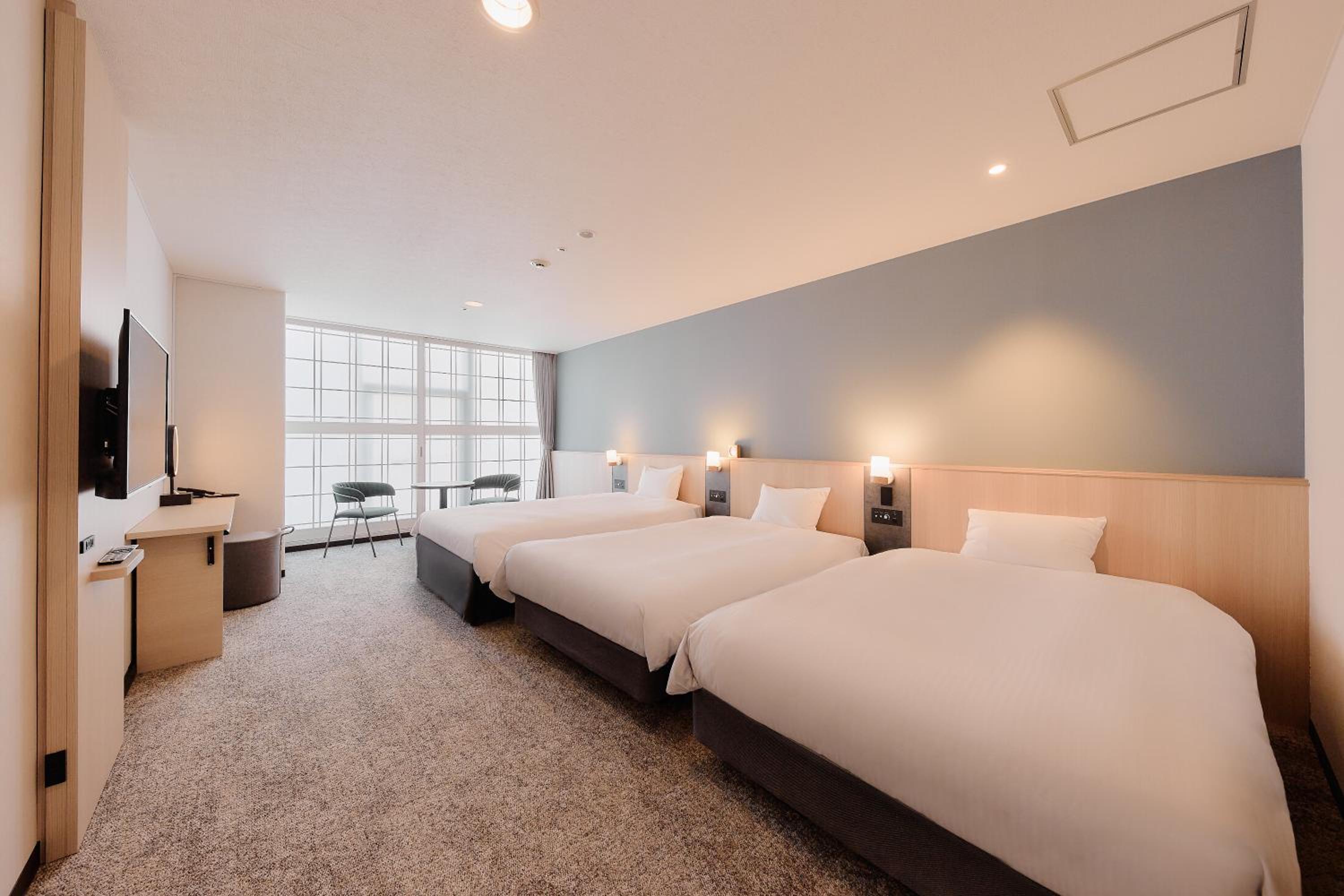 Large Twin Room - Non-Smoking - Photo 1