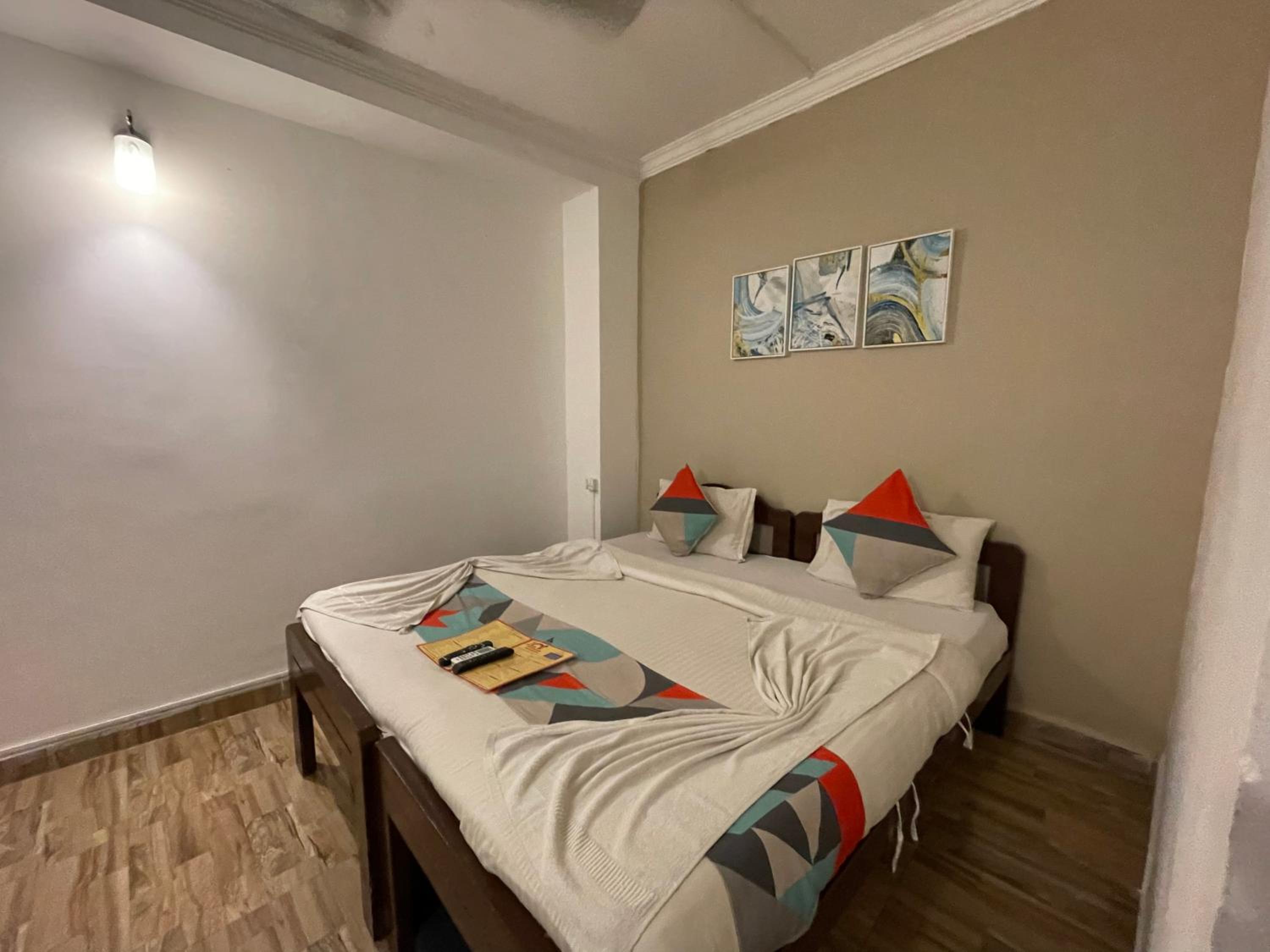 Budget Double Room photo 3