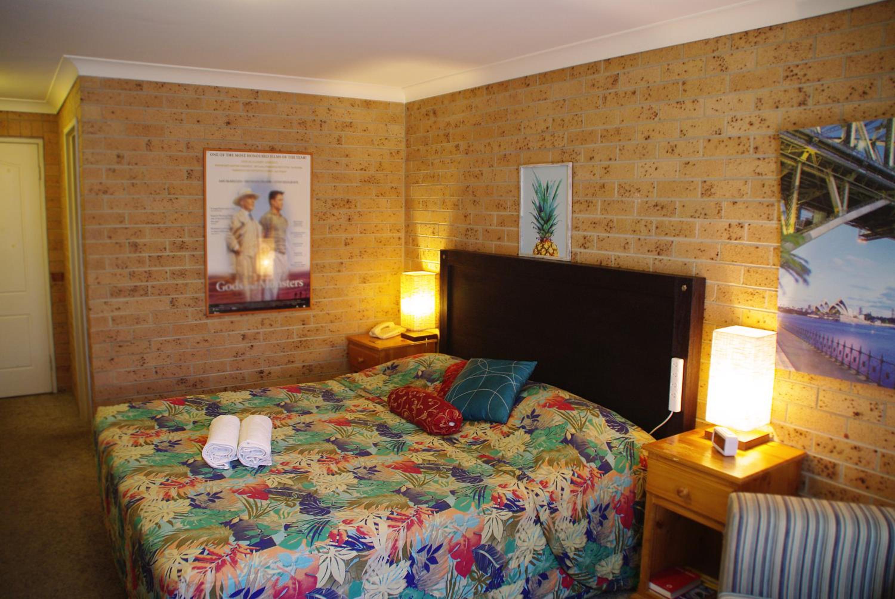 Queen Room photo 1