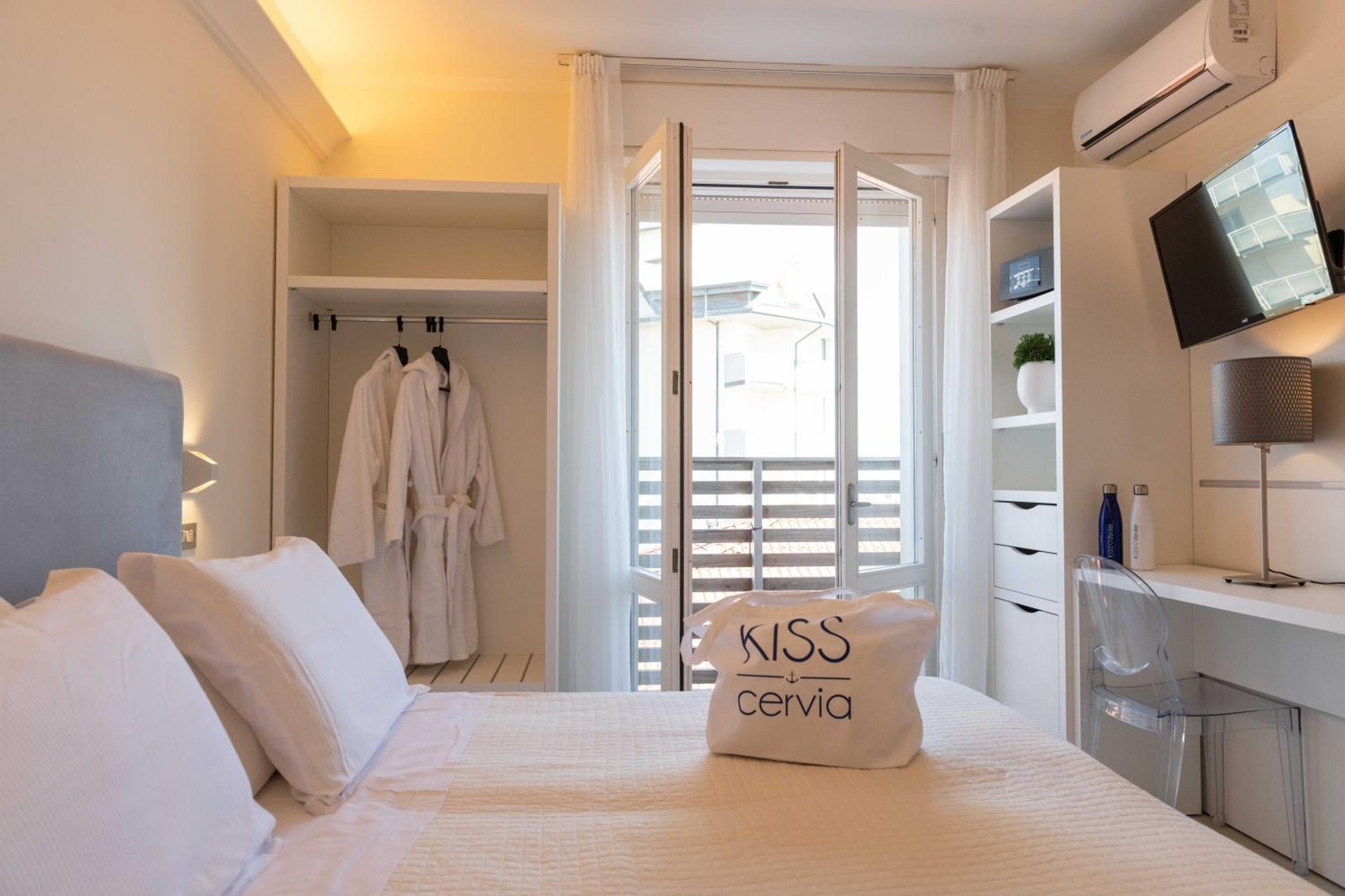 Standard Quadruple Room - Photo 15