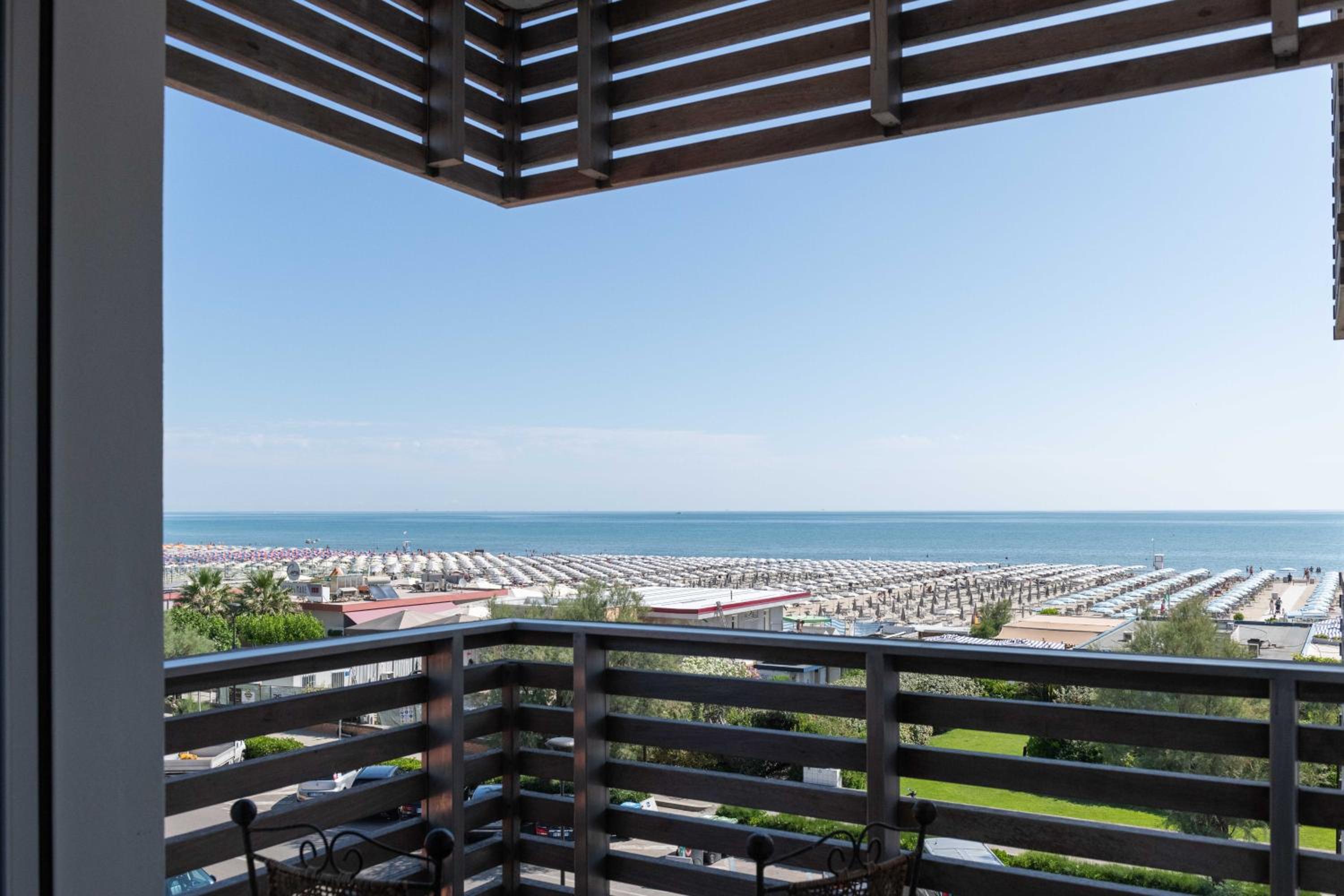 Double or Twin Room with Sea View - Photo 15