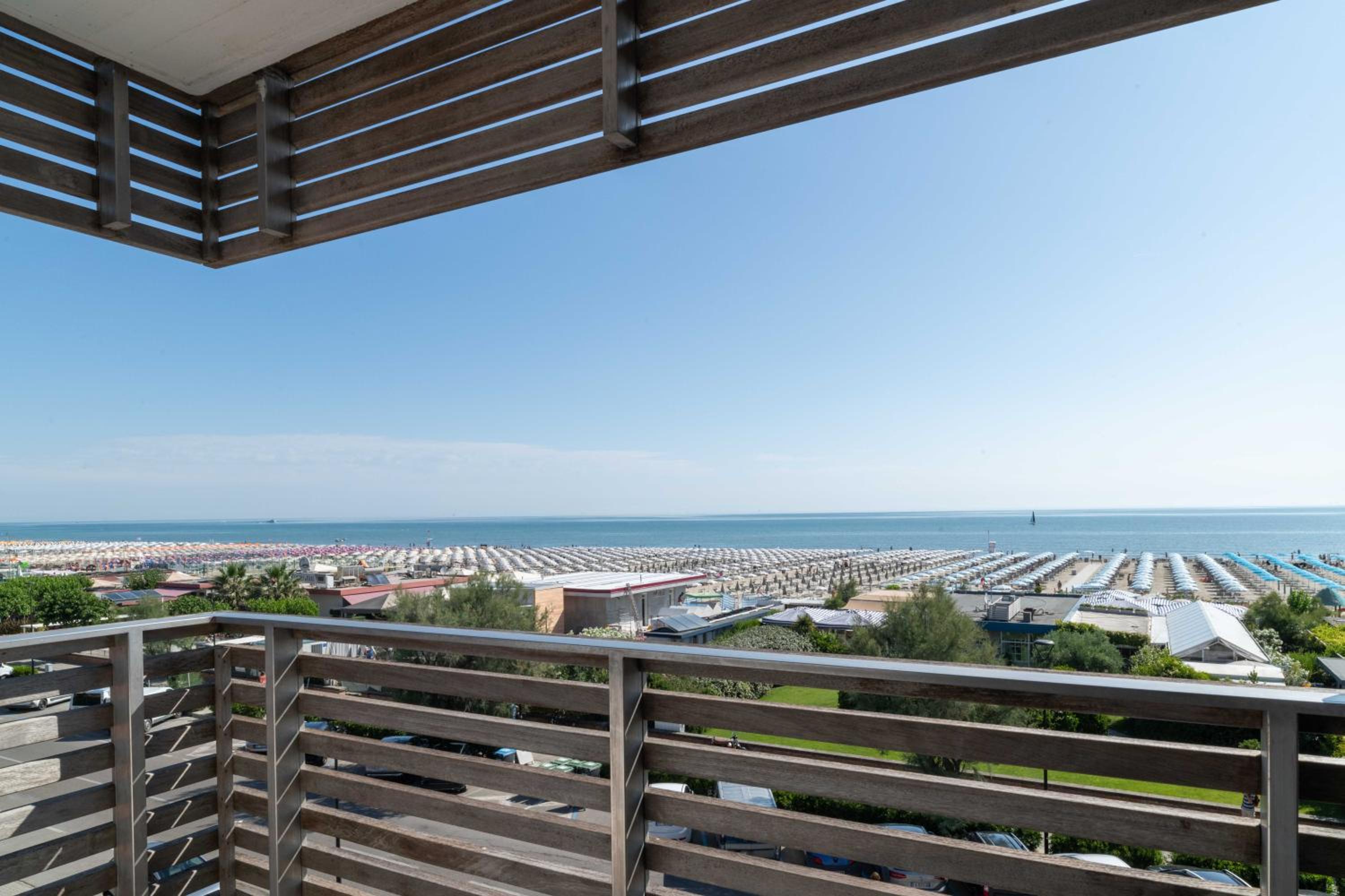 Deluxe Triple Room with Sea View - Photo 16