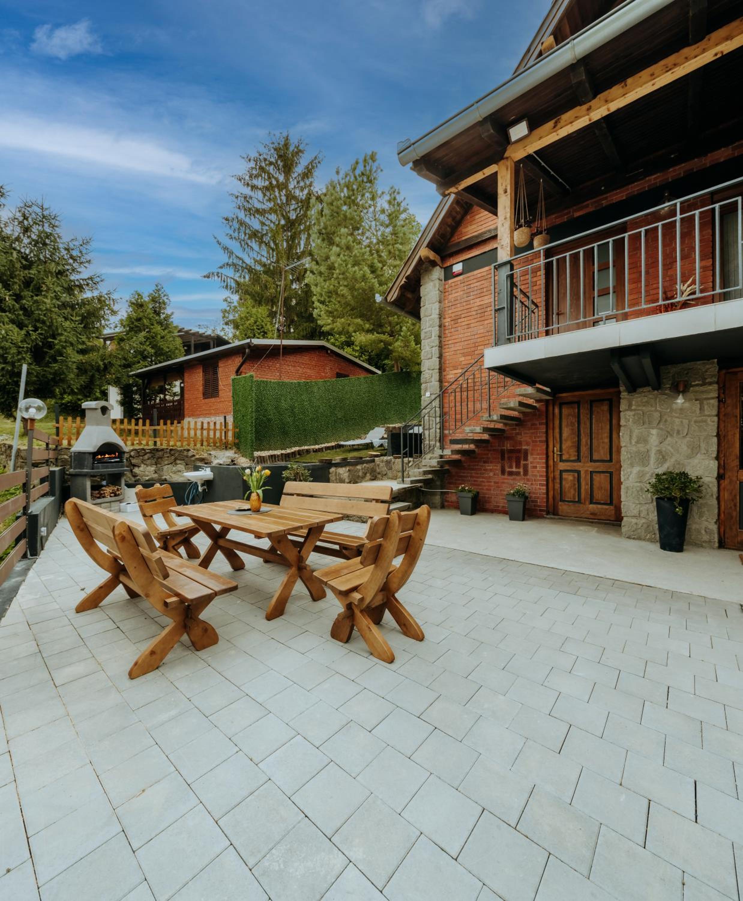 Villa photo 2