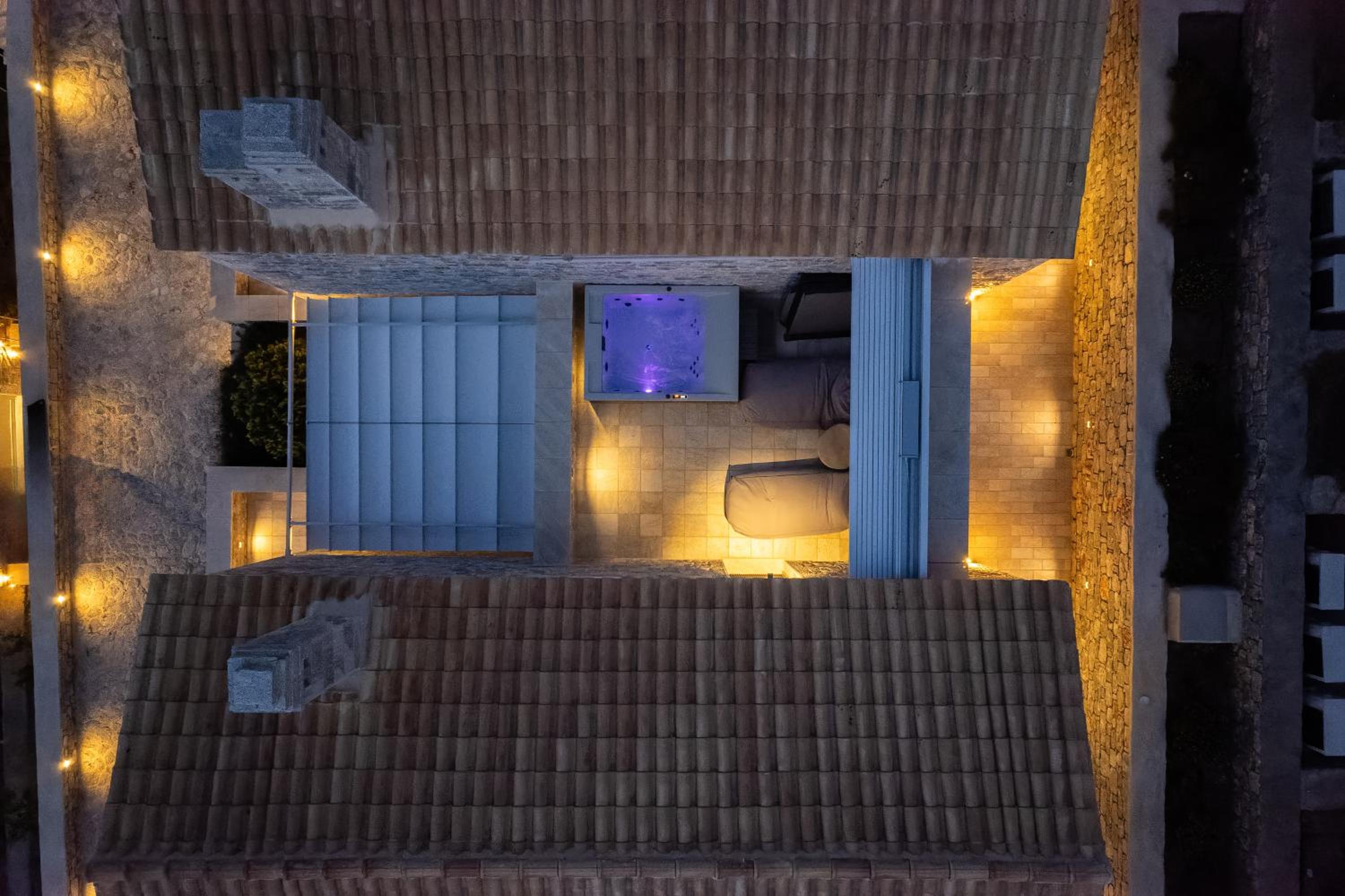 Deluxe Suite with Spa Bath - Photo 22