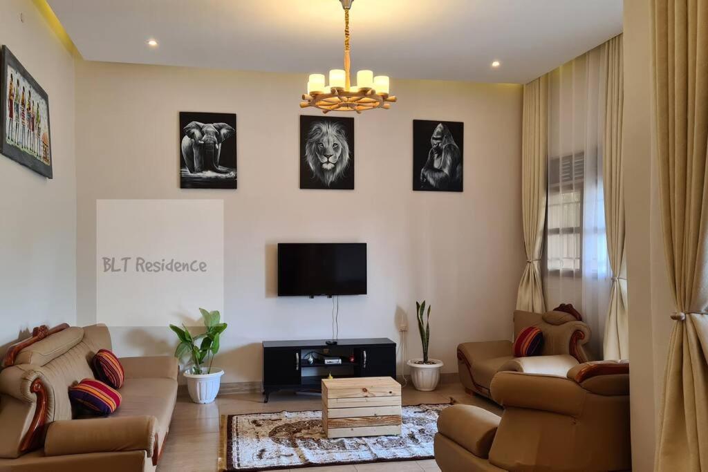 Four-Bedroom House photo 1