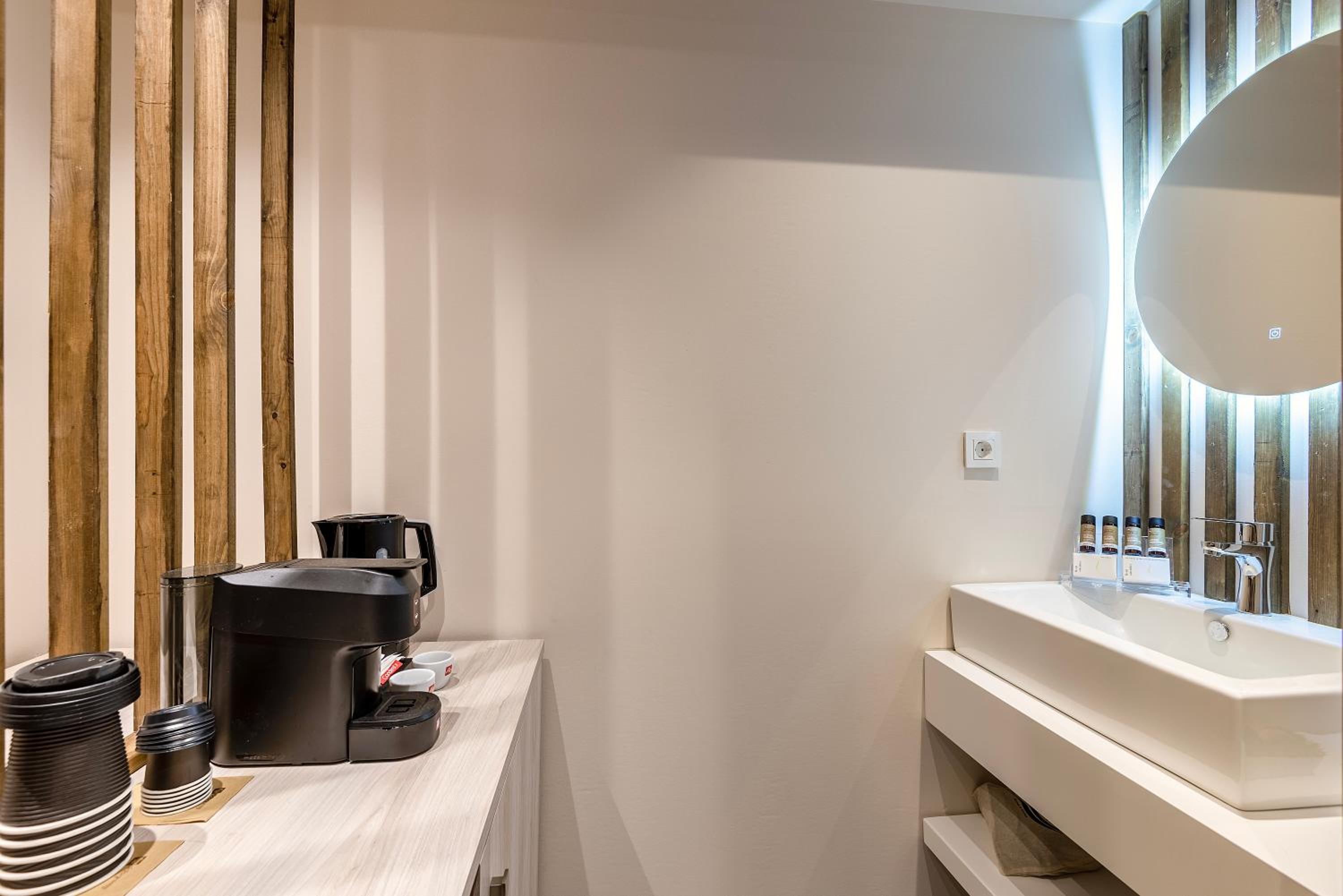 Deluxe Double Room with Balcony and Sea View - Annex photo 3