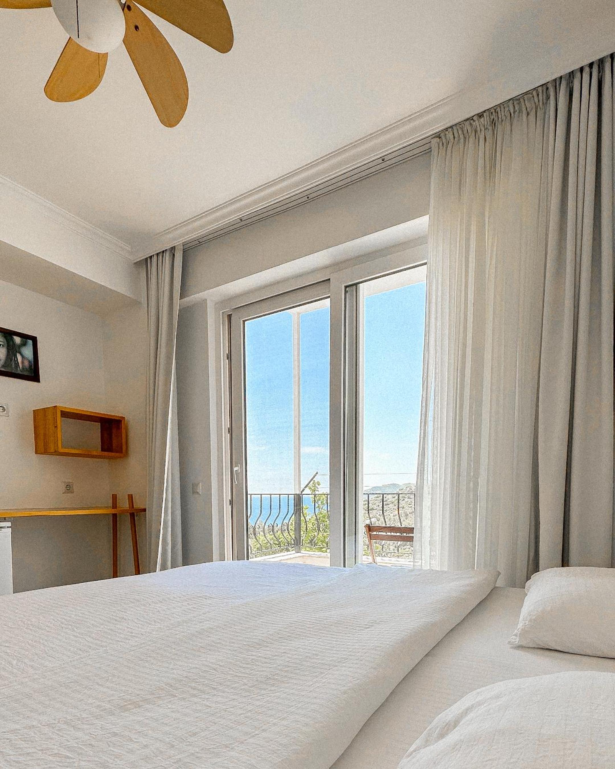 Quarto Duplo com Vista Parcial para o Mar
