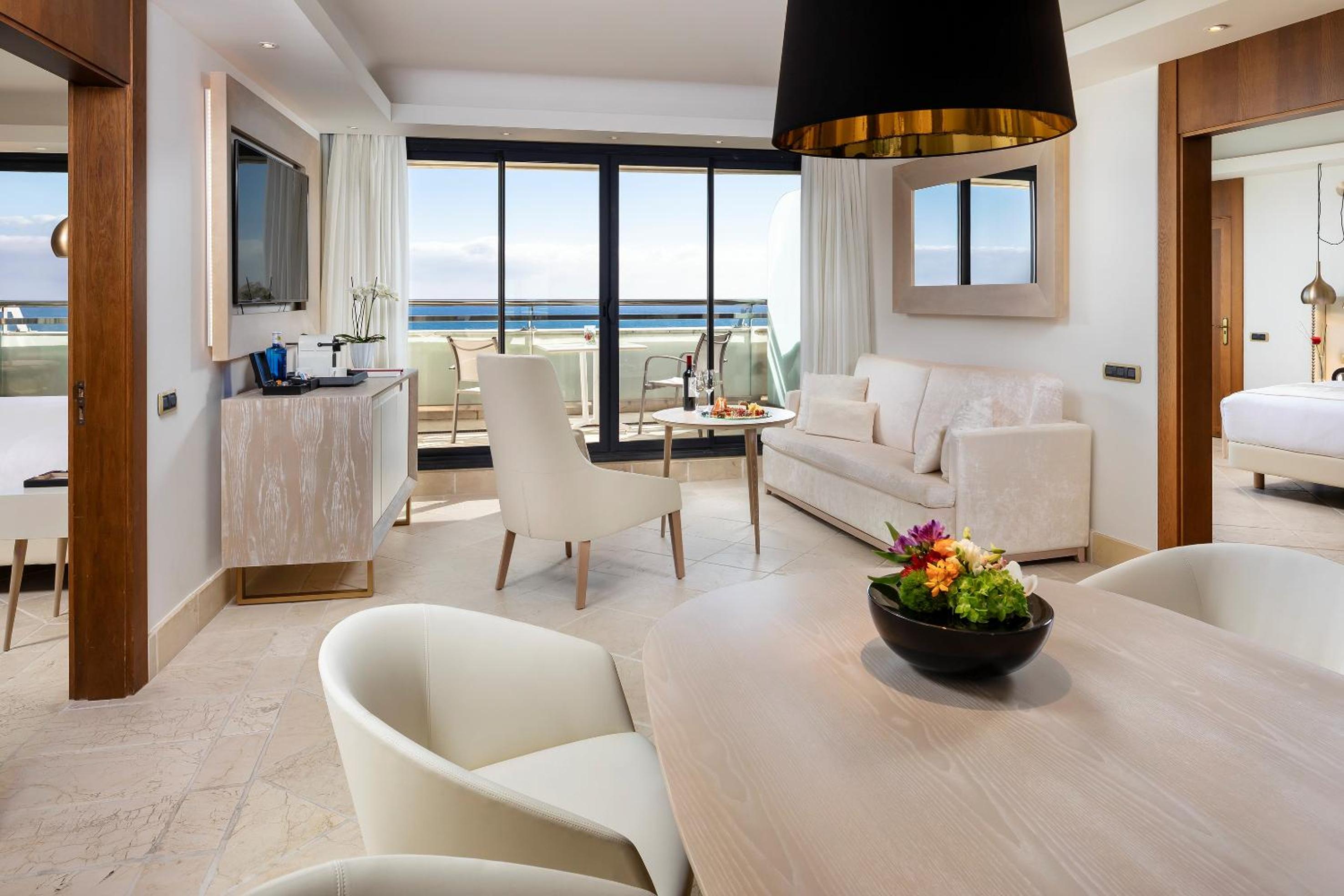 Suite Presidencial Red Level