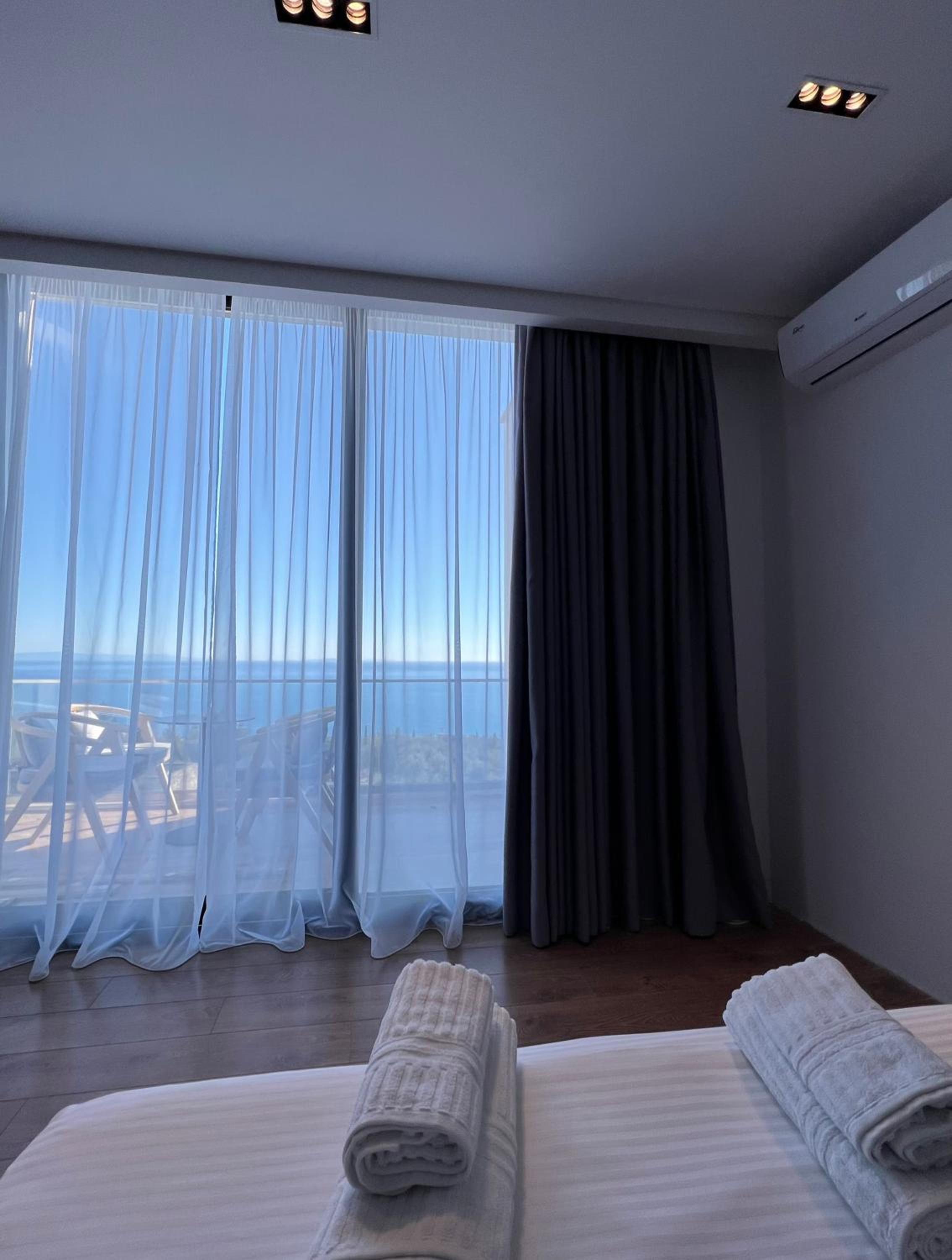 Junior Suite with Sea View photo 2