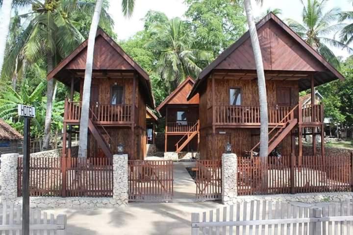 Bungalow with Fan - Photo 3