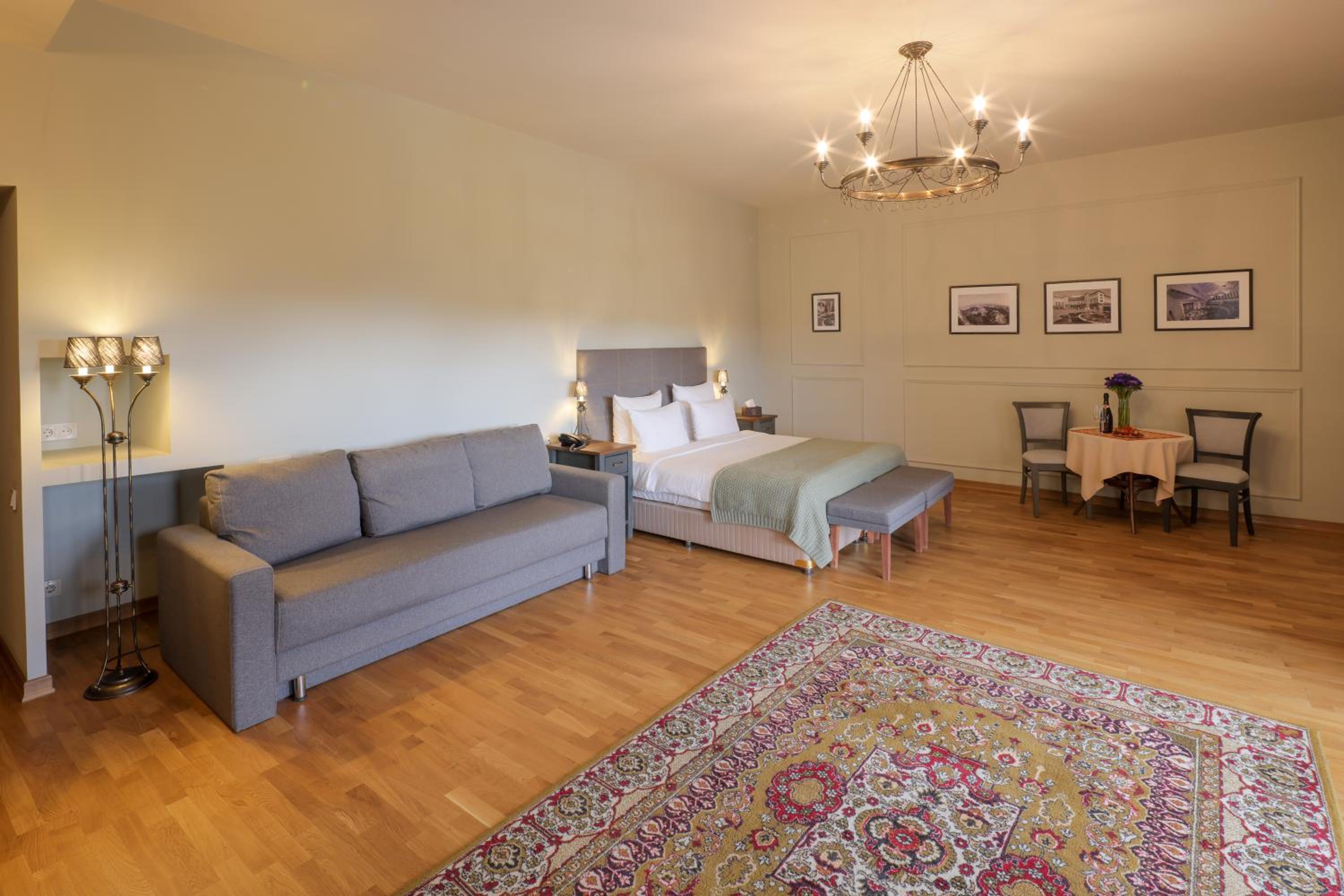 King Suite photo 3