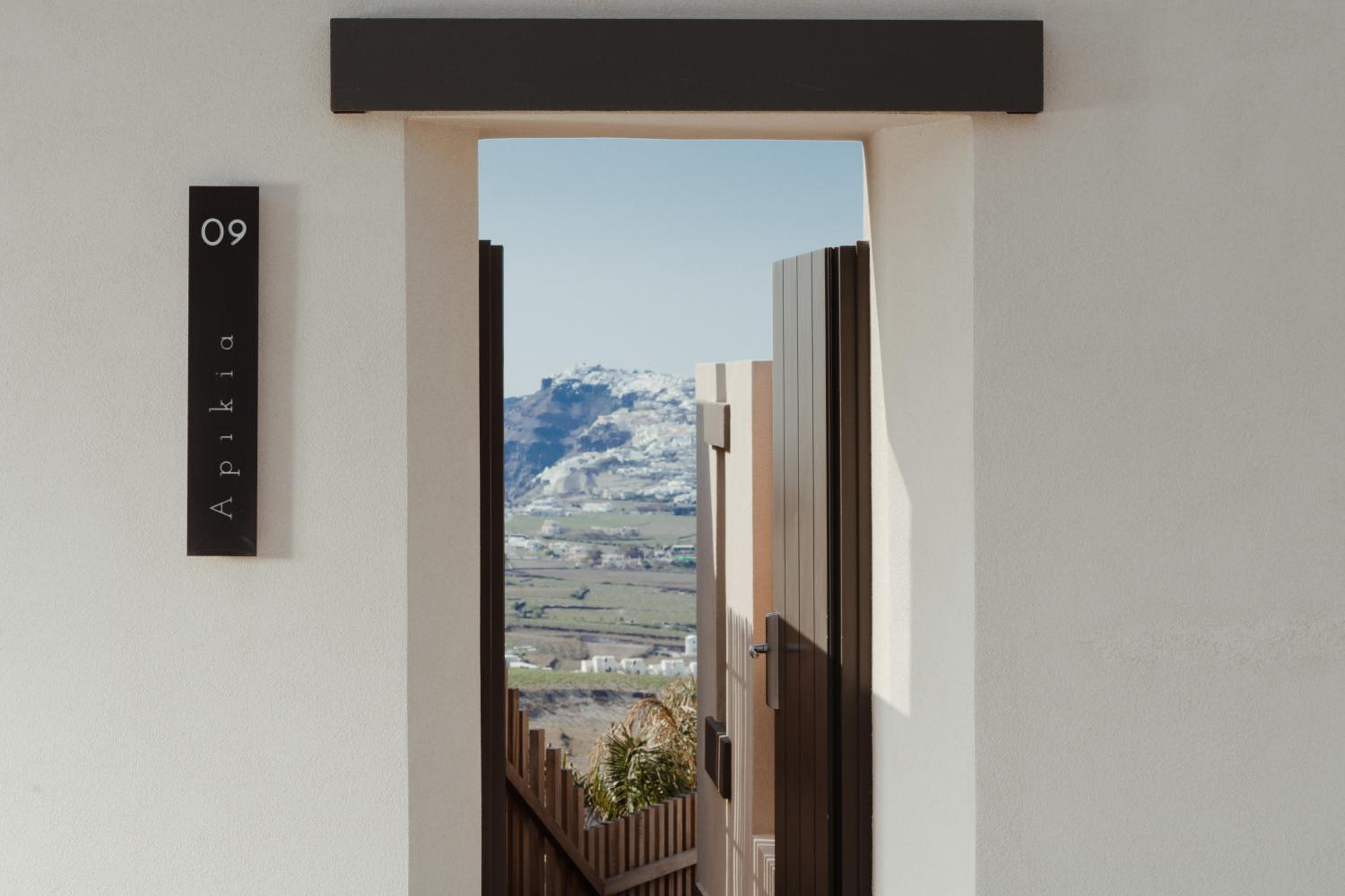 Executive Two Bedroom Suite with Private Heated Pool and Caldera View - Photo 6