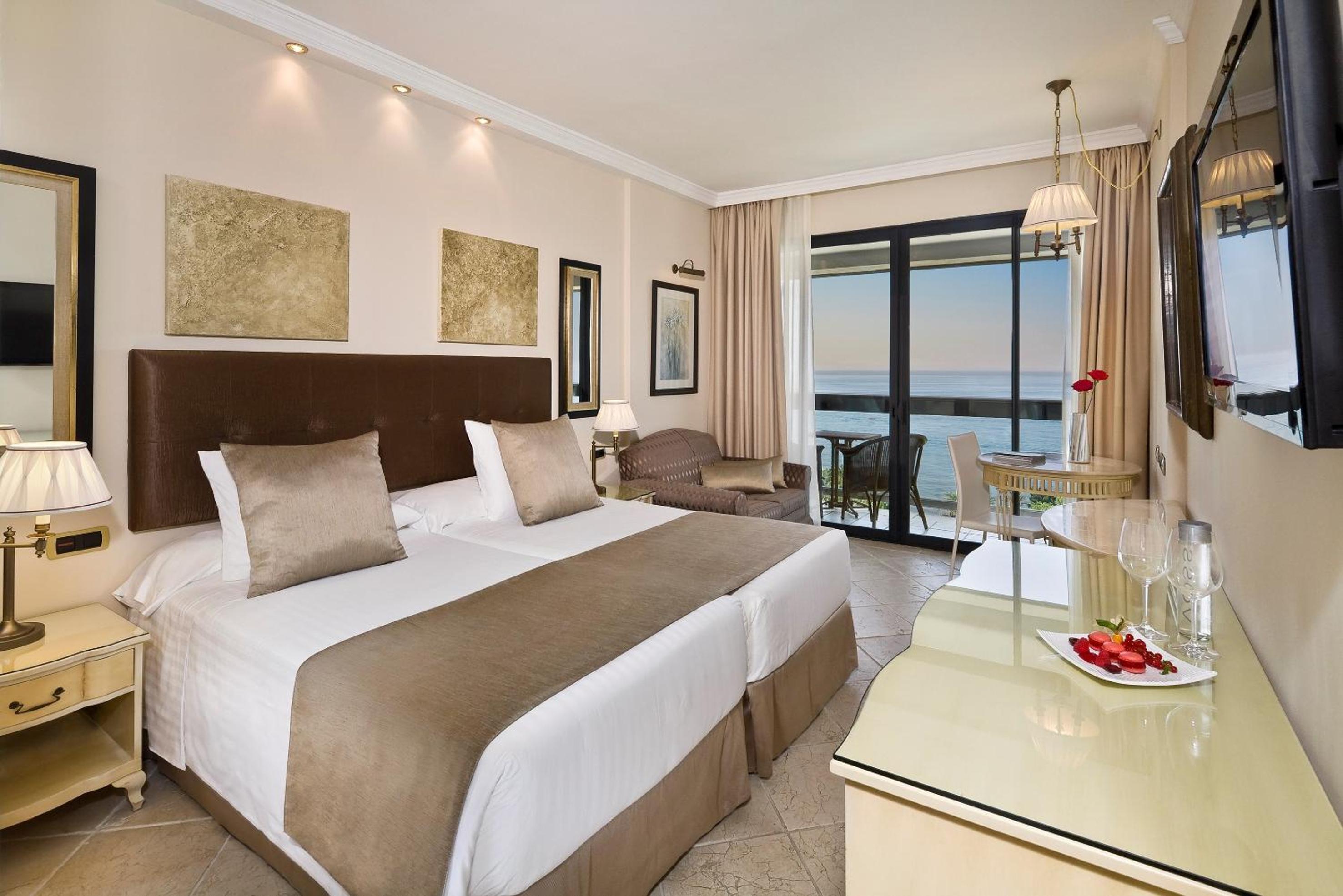 Supreme Room With Frontal Sea View photo 2