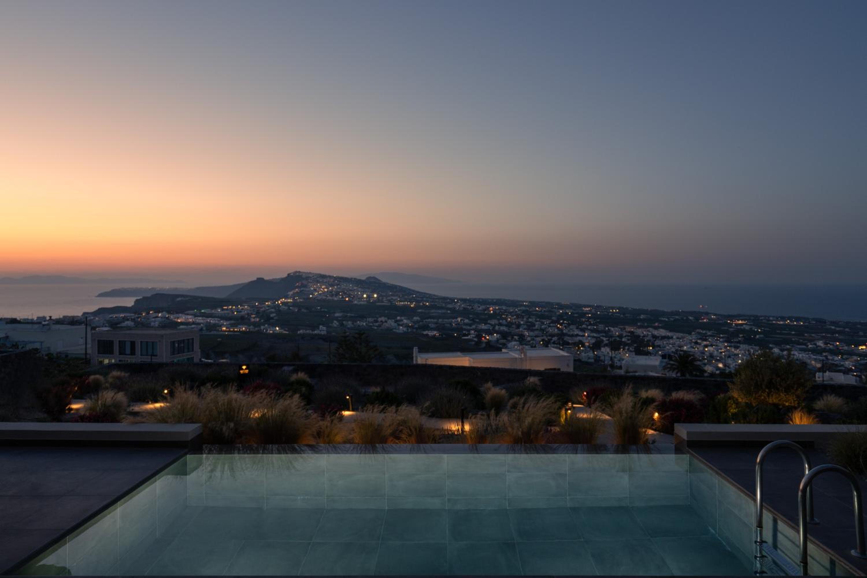 Executive Two Bedroom Suite with Private Heated Pool and Caldera View - Photo 30