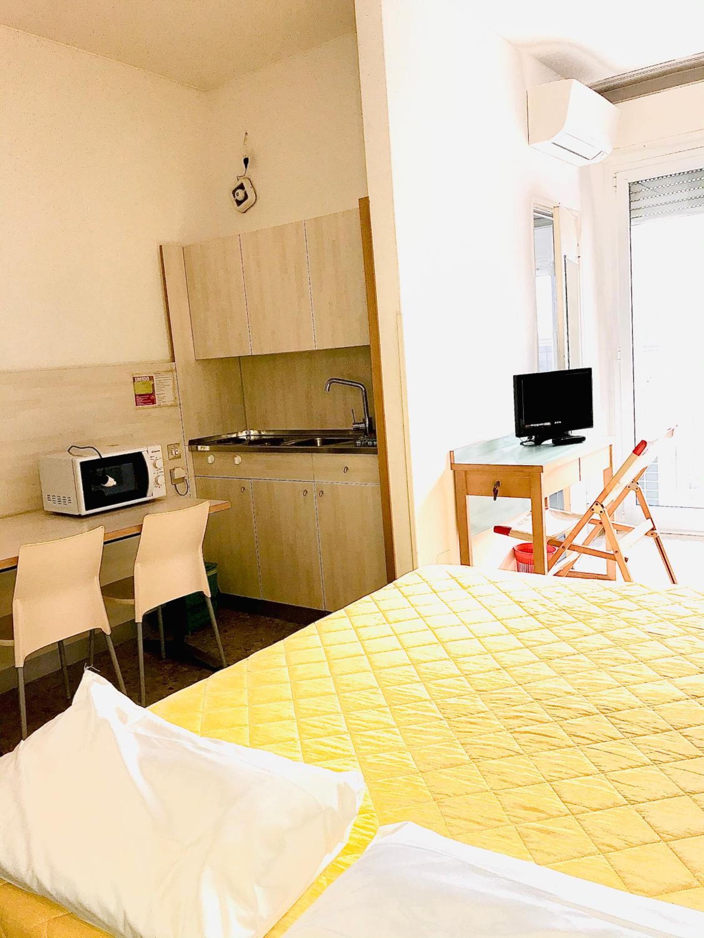 Studio (2 Adults)