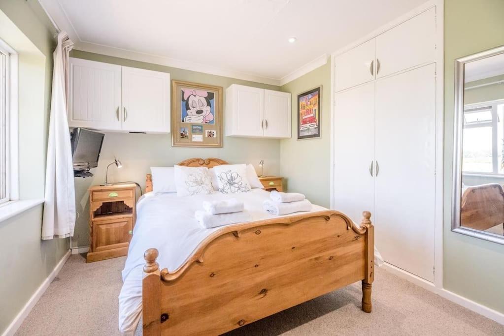 Two-Bedroom House photo 2