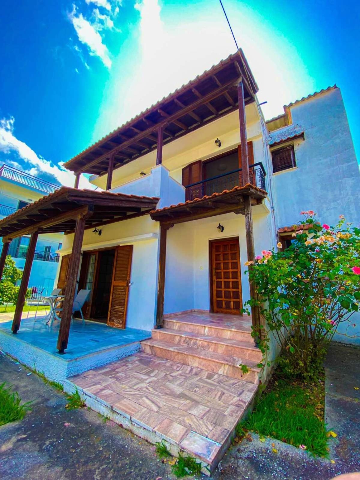 Four-Bedroom House photo 2