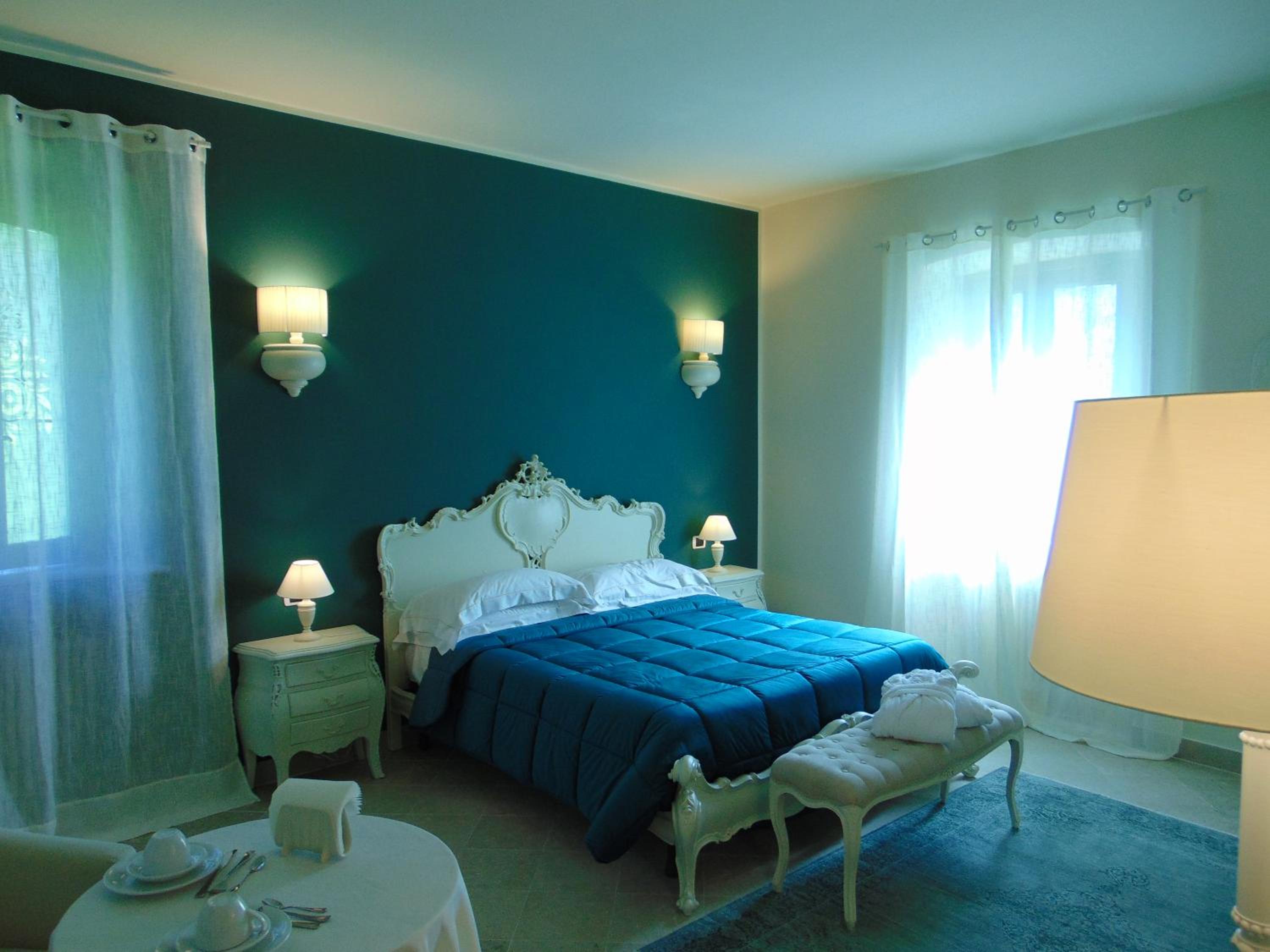 Deluxe King Room photo 1