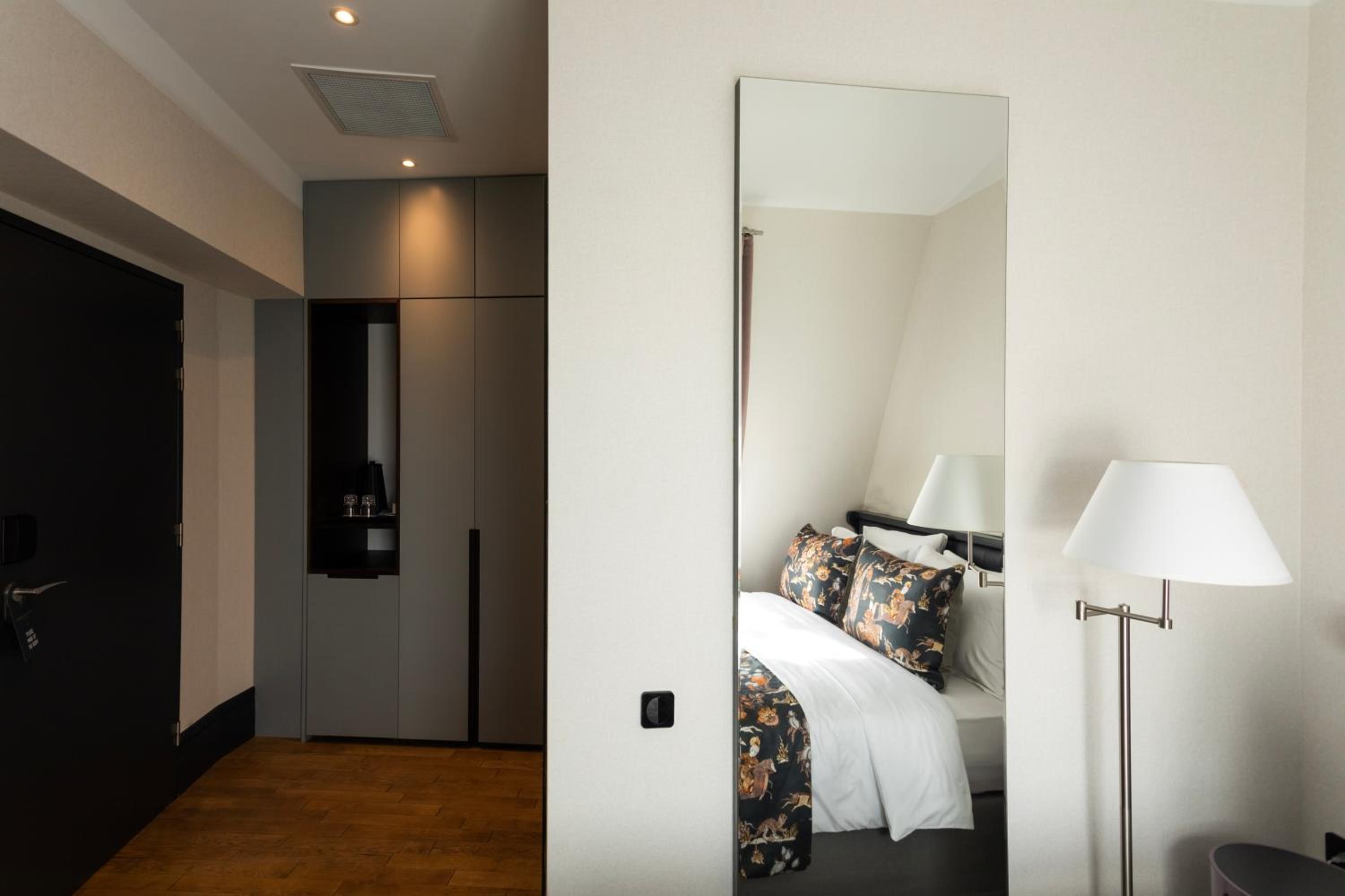 Small Double Room - Photo 5