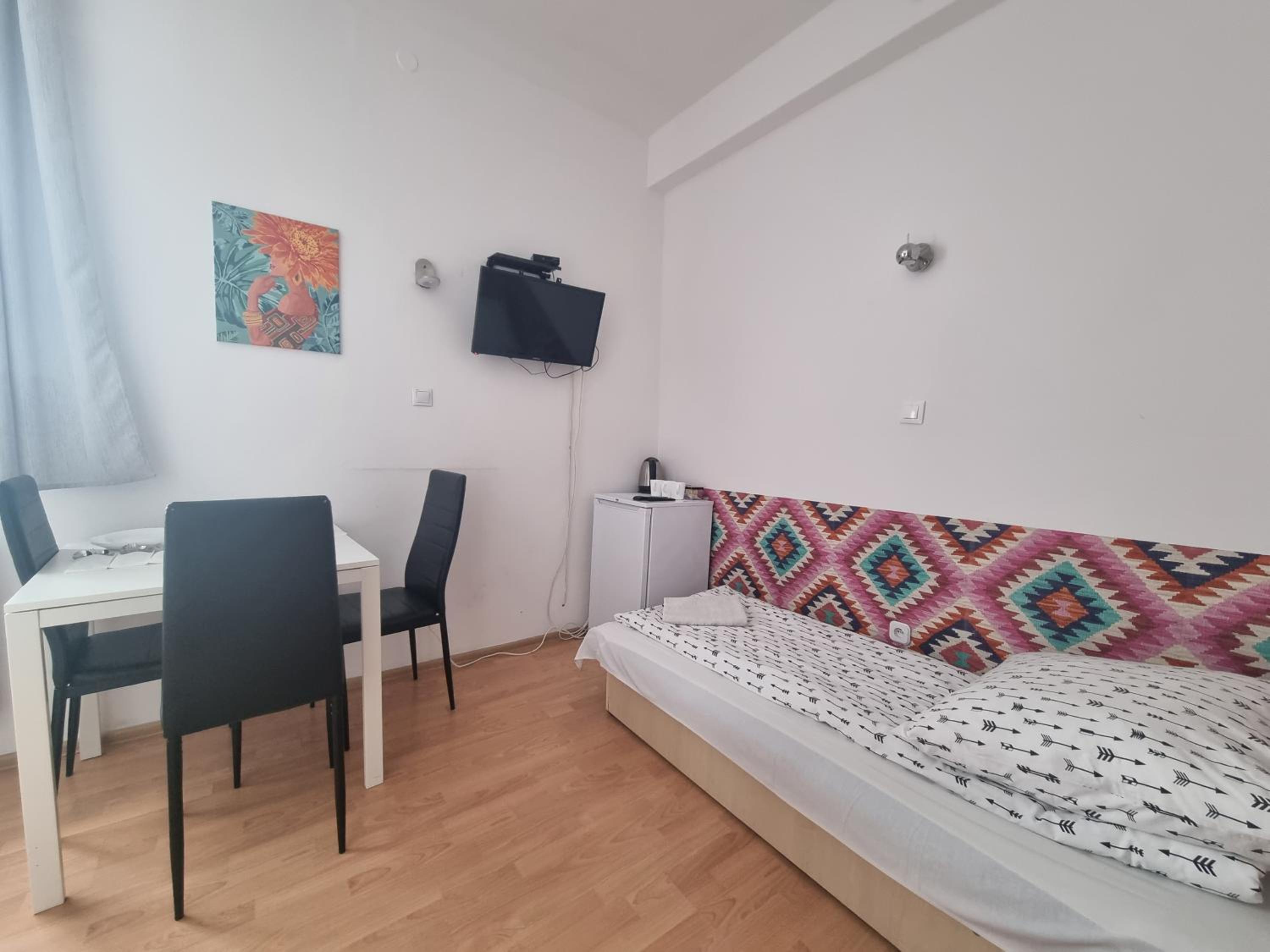 Economy Triple Room - Photo 3