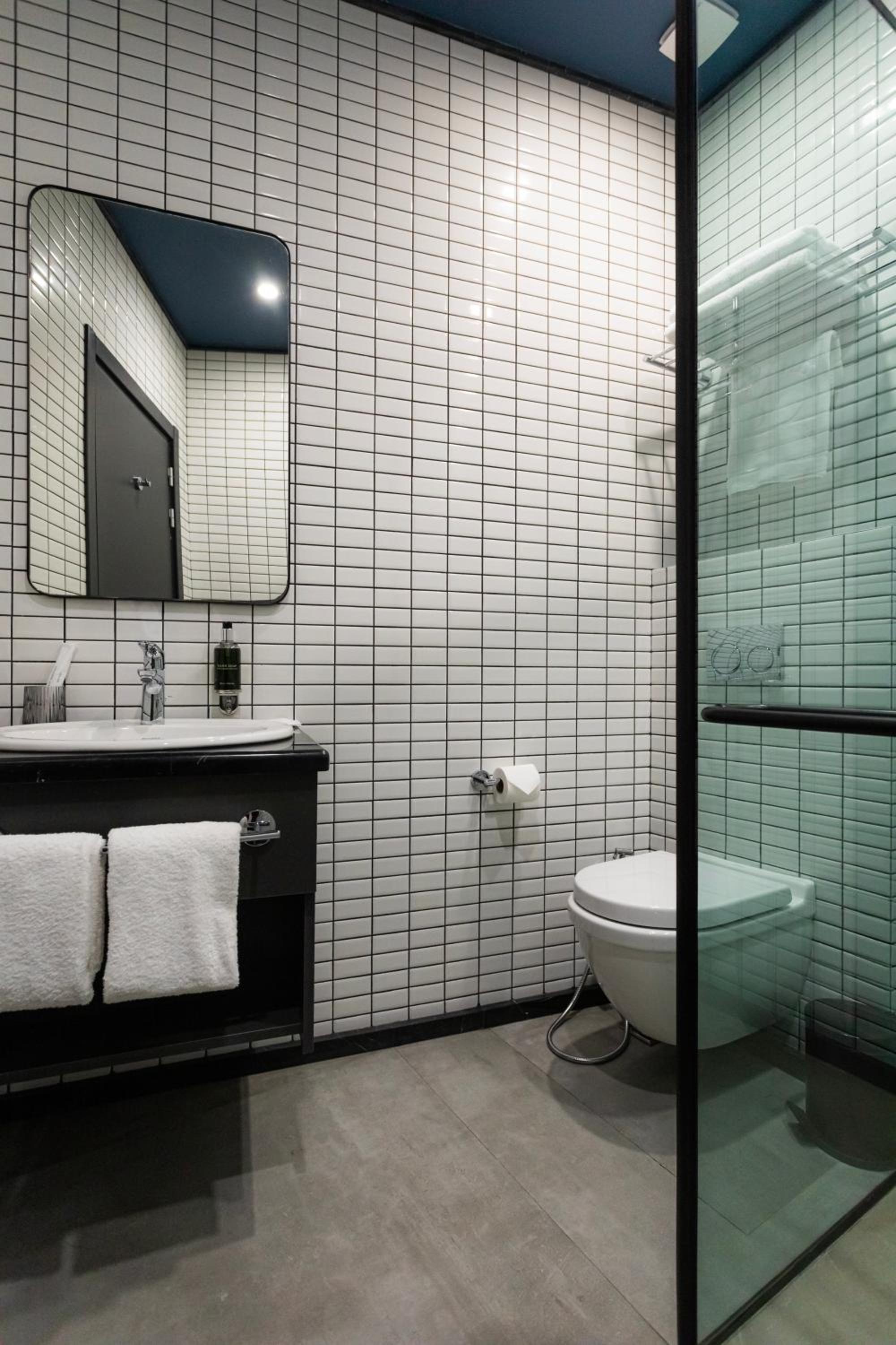 Small Double Room - Photo 7