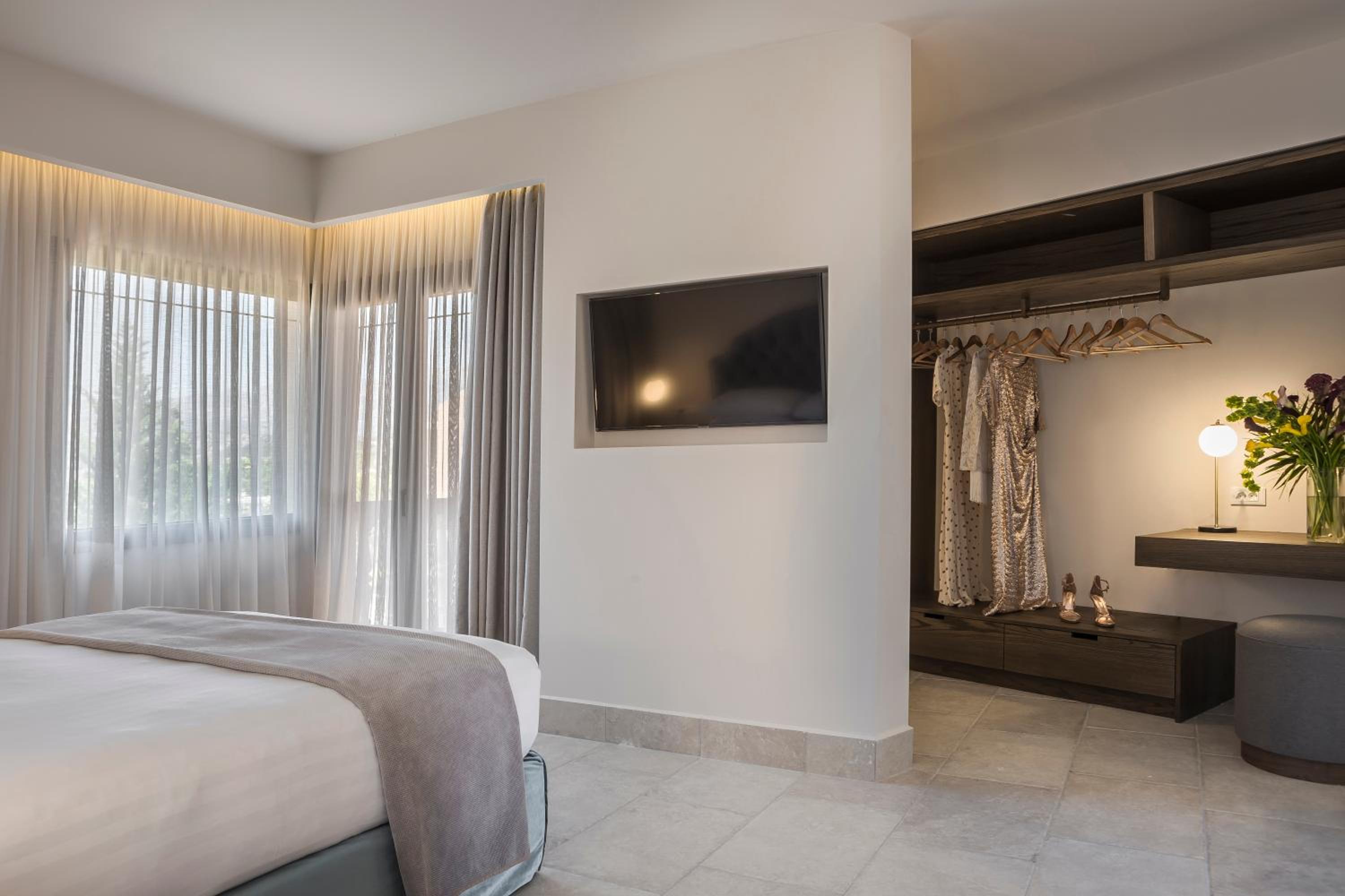 Deluxe Suite photo 3