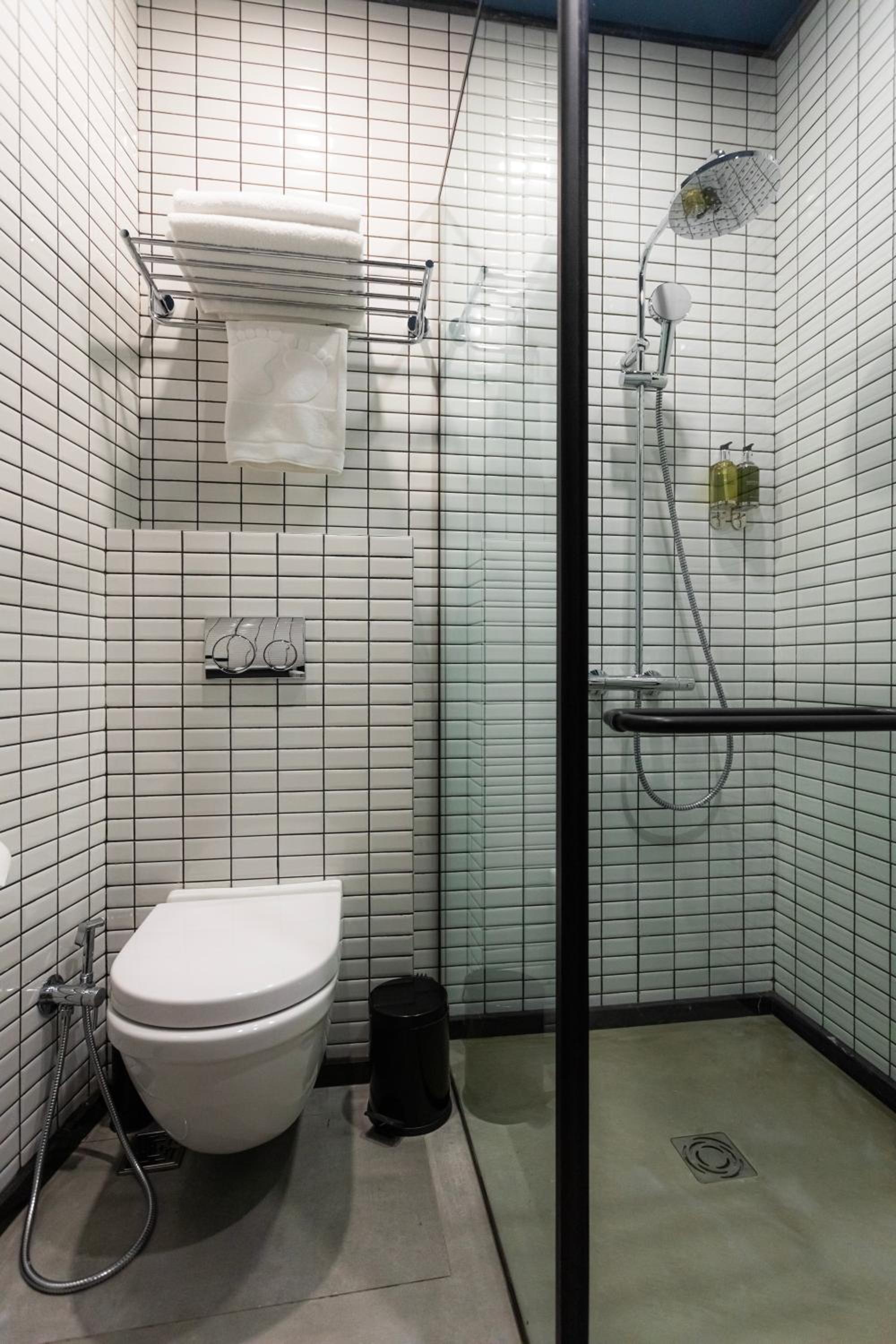 Small Double Room - Photo 6