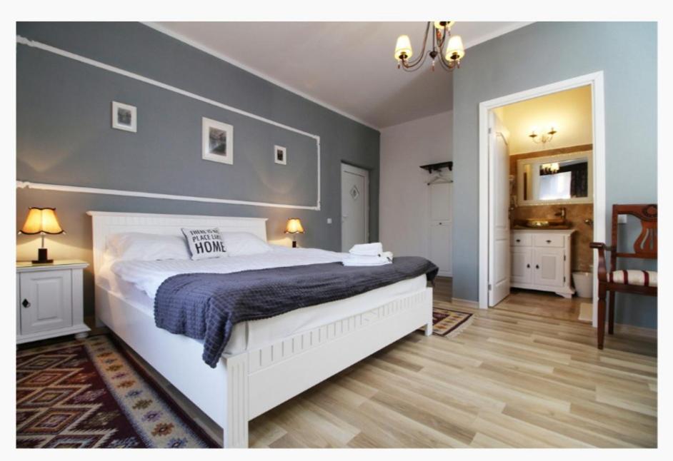 Double Room with Private Bathroom - Photo 3