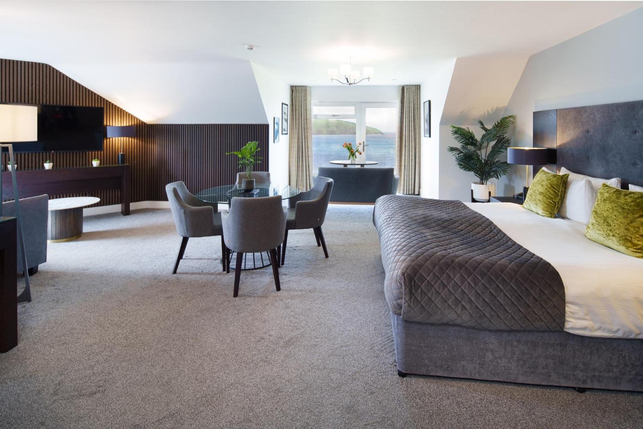 Suite with Hot Tub