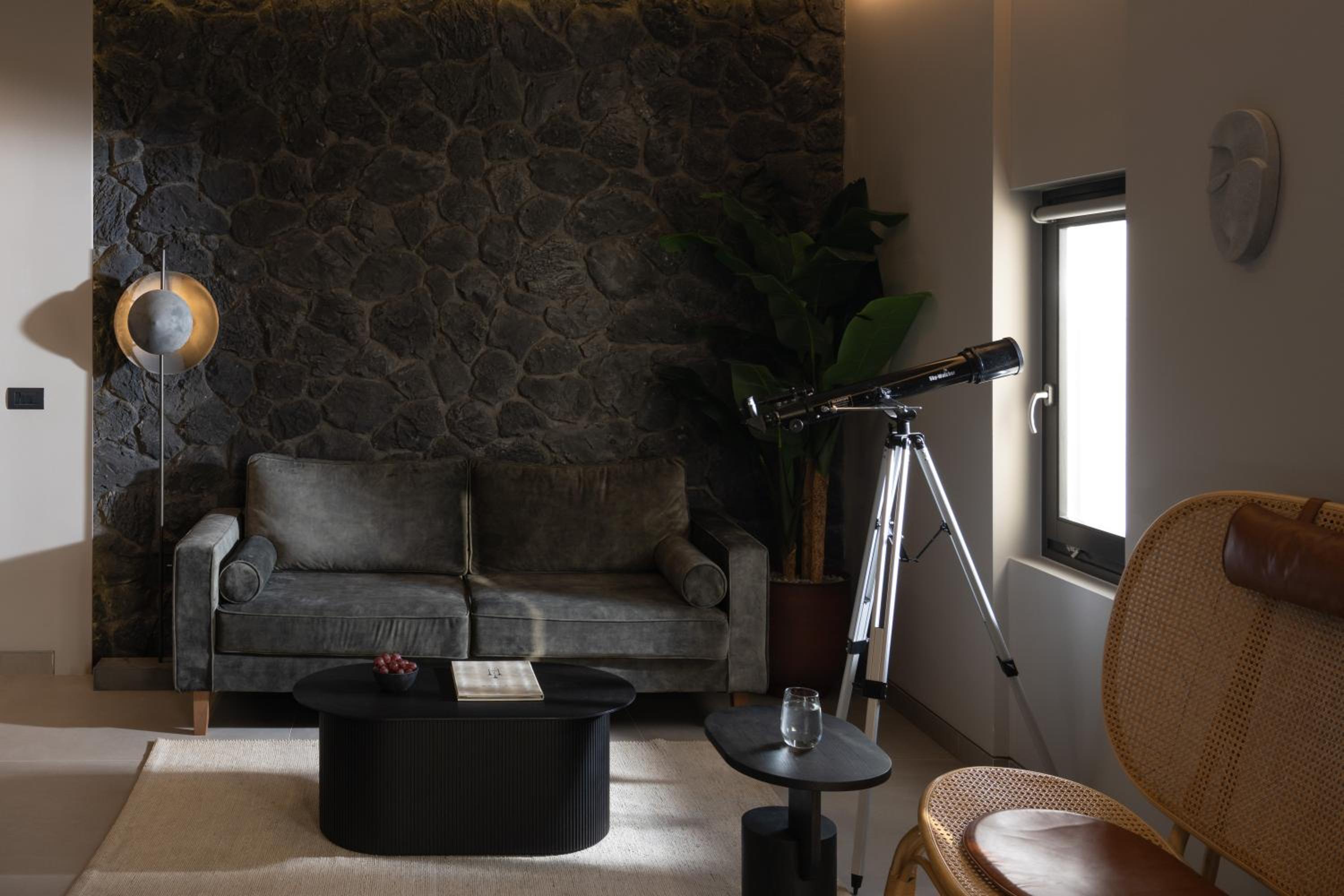 Executive Two Bedroom Suite with Private Heated Pool and Caldera View - Photo 15